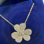 18K Yellow Gold Necklace Flower Style with 1.36ct natural diamonds