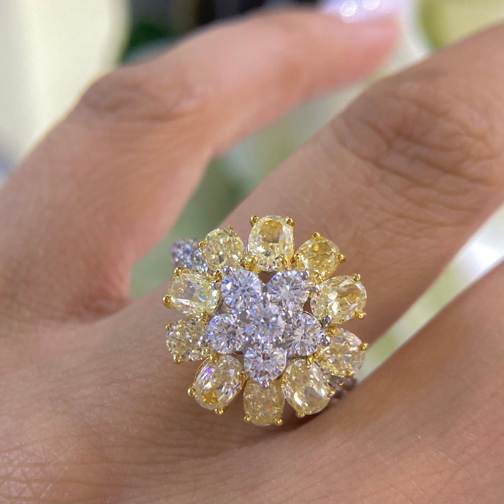 18K White & Yellow Gold Fancy Yellow Diamond Flower Ring – 3.58CT Yellow Diamonds / 1.40CT Side Diamonds | DR053