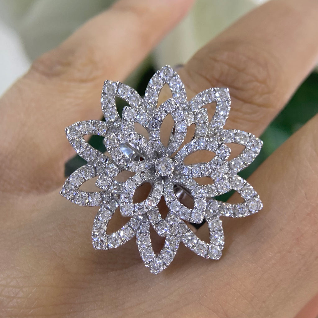 18K White Gold Flower Diamond Ring – 3.30CT G-H/SI | DR031