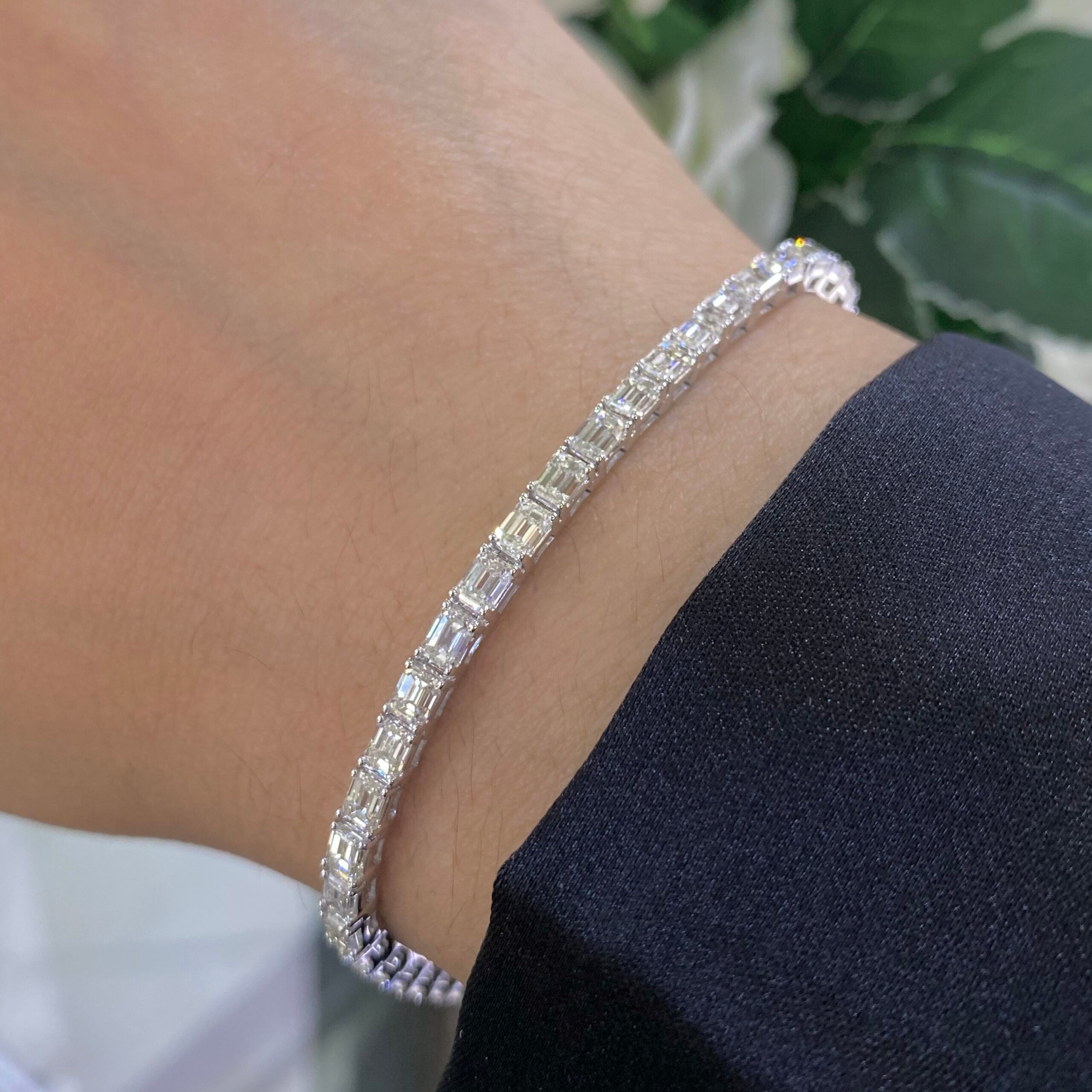 18K White Gold Emerald Cut Diamond Bracelet – 7.50CT G-H/VS | DB056