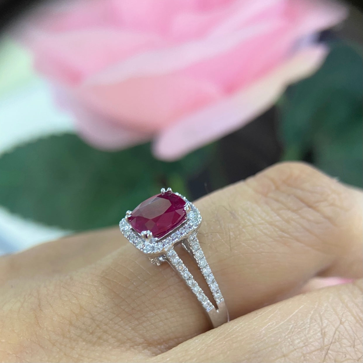 18K White Gold Ring with 1.60CT Ruby & 0.45CT Diamonds | RDR008 ITJJ