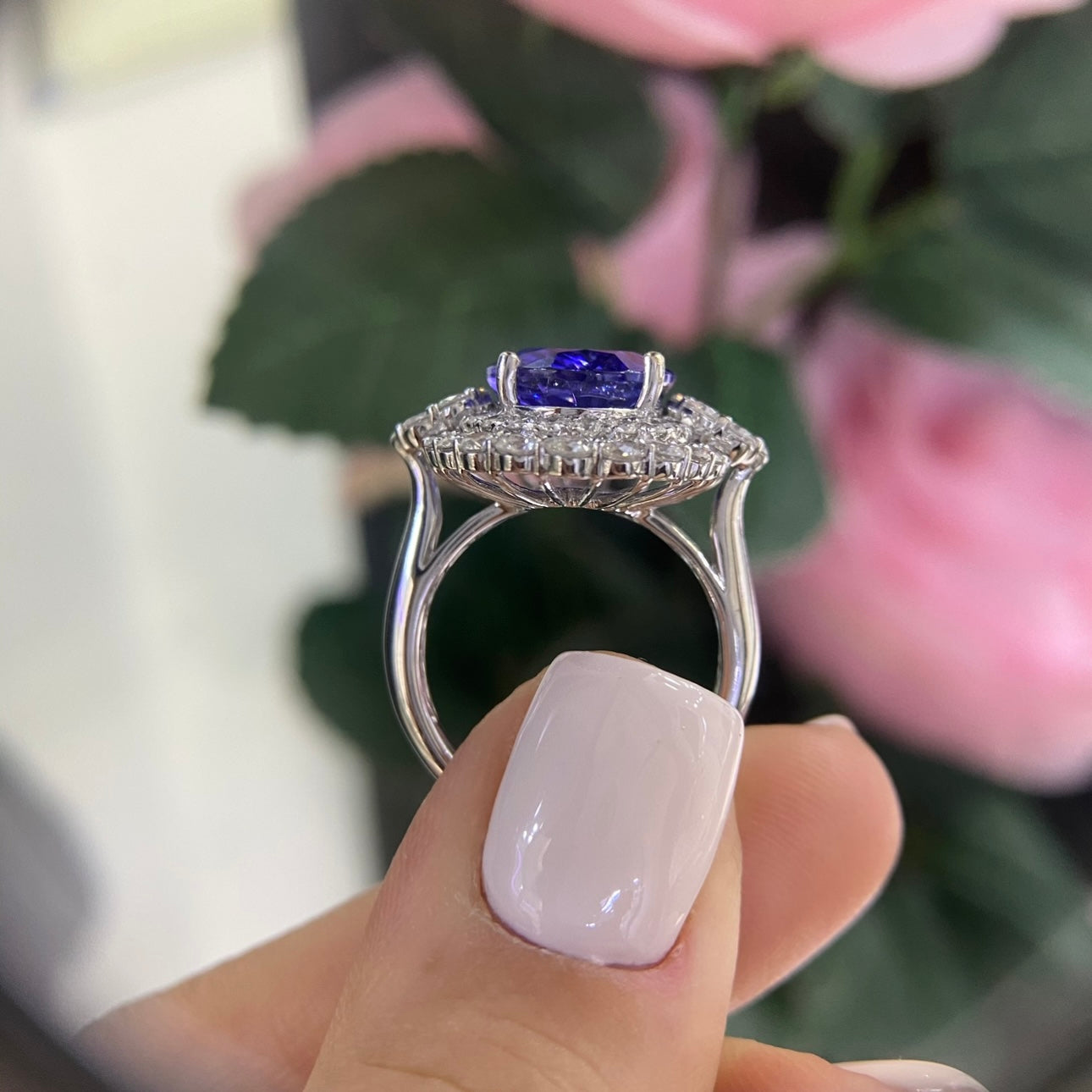 18K White Gold Natural Tanzanite & Diamond Ring – 7.50CT Tanzanite / 1.95CT Diamonds | TANR006