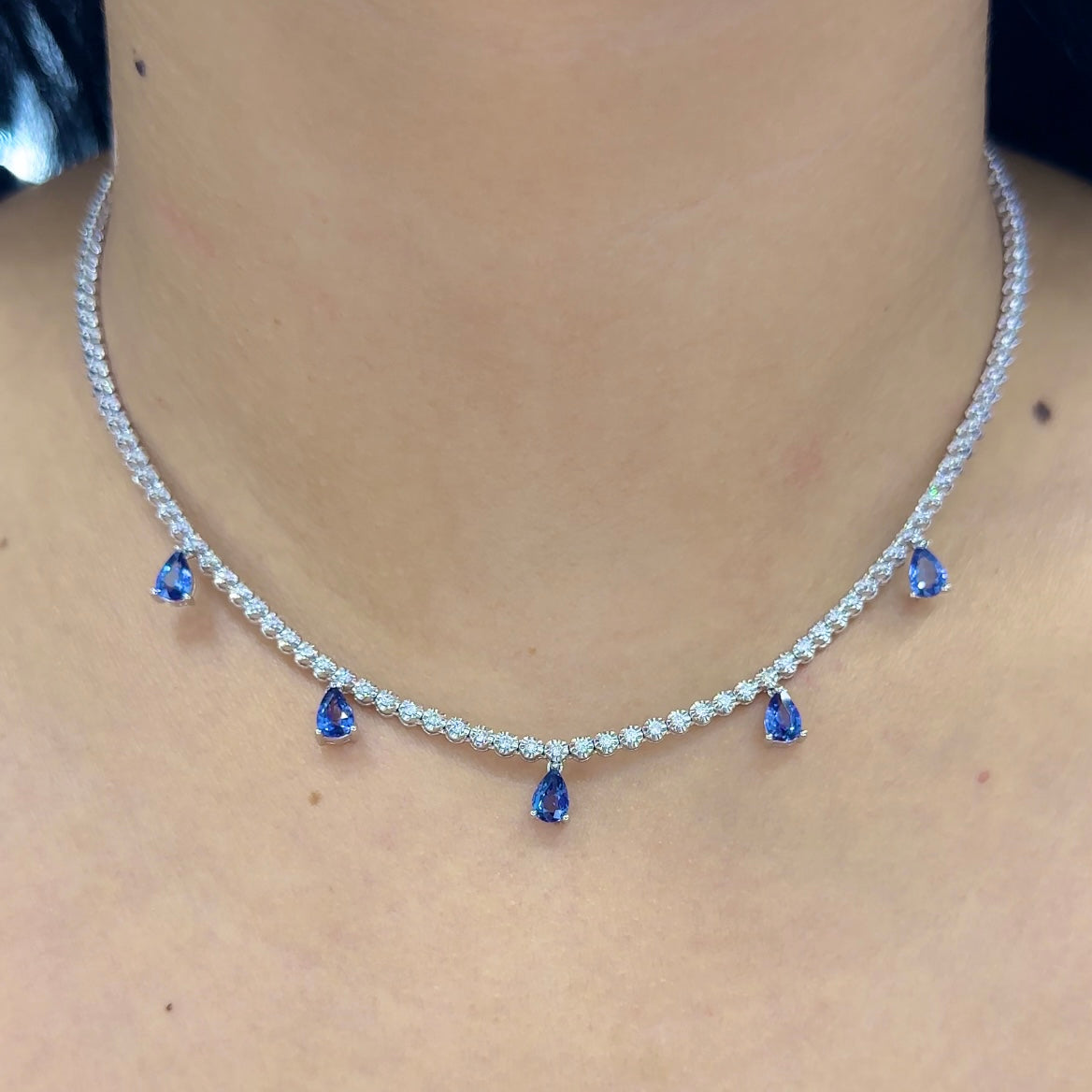 18K White Gold Sapphire Diamond Necklace with 1.17ct round cut Natural Diamond. G-H. VS2-SI. and with 2.32ct pear shape Sapphires. SDN001 IEGT