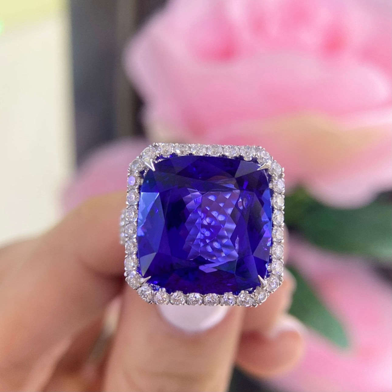 18K White Gold Cushion Cut Natural Tanzanite & Diamond Ring – 16.05CT Tanzanite / 1.55CT Diamonds | TANR011
