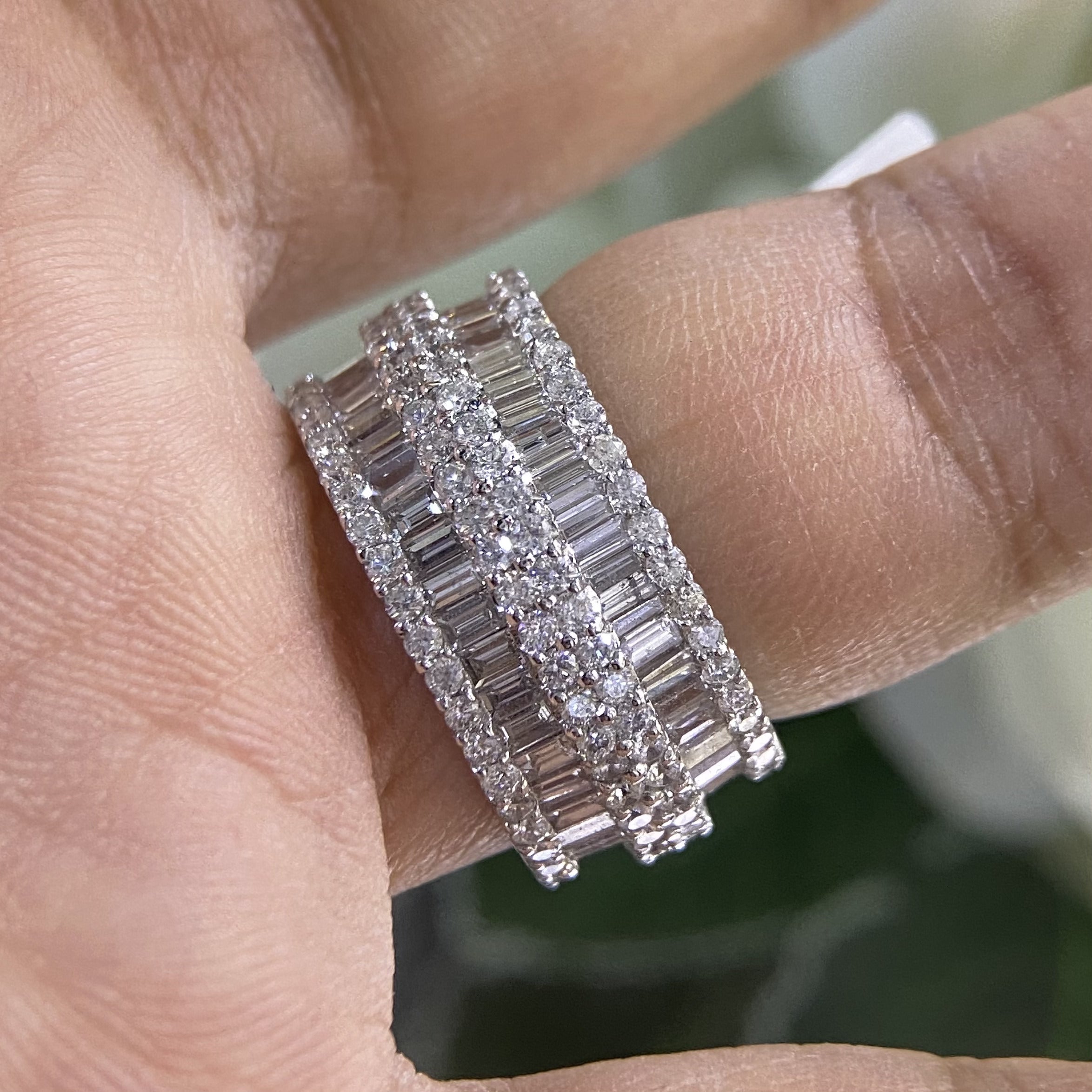 18K White Gold Diamond Eternity Ring – 5.80CT Total Diamonds | WB101