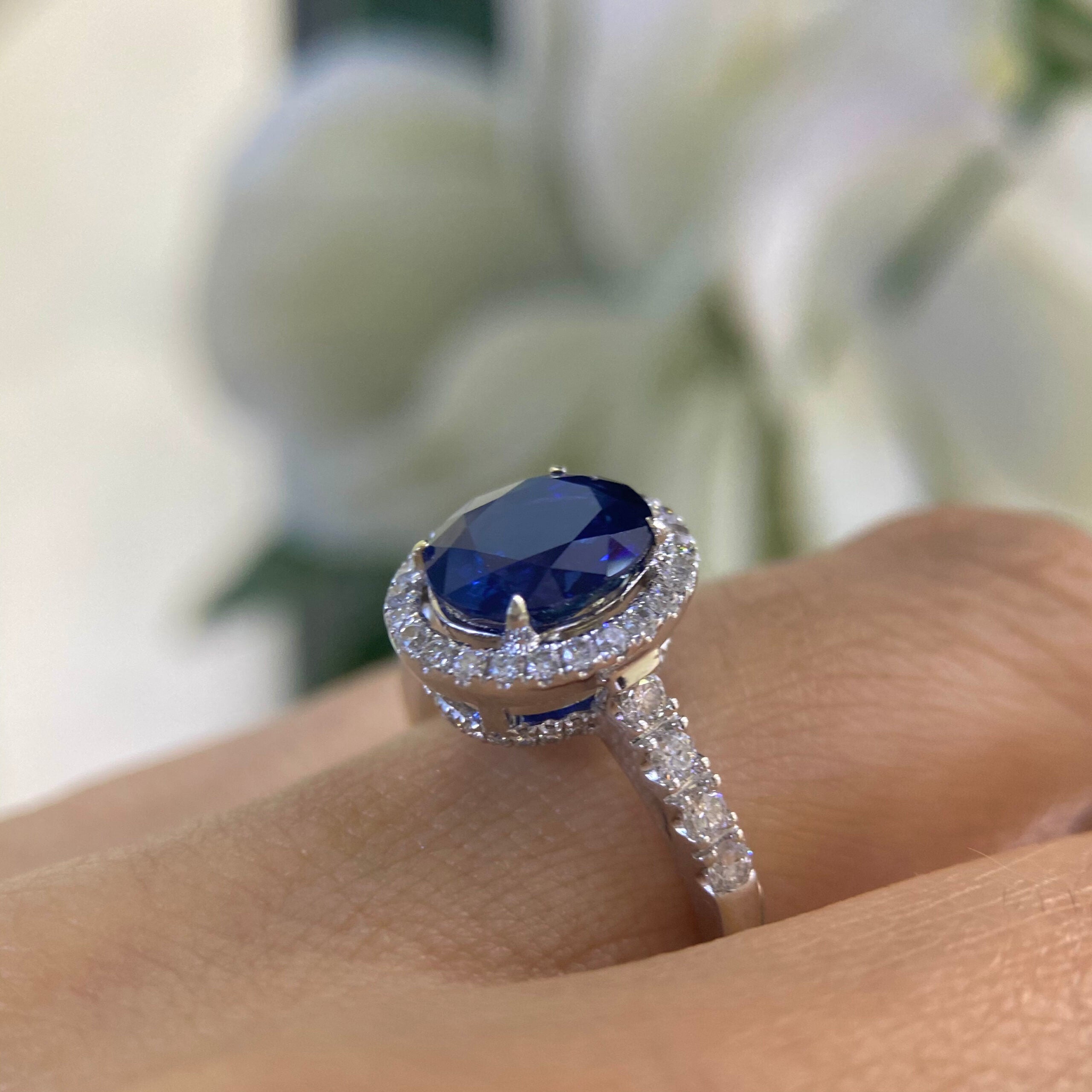 18K White Gold Natural Sapphire & Diamond Ring – 3.08CT Sapphire / 0.60CT Diamonds | SDR090