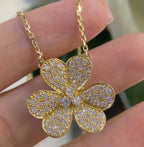 18K Yellow Gold Necklace Flower Style with 1.36ct natural diamonds