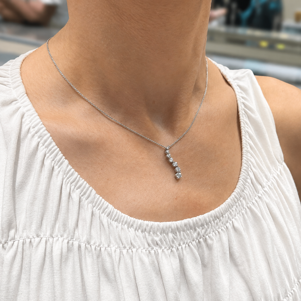 14K White Gold Diamond Pendant Necklace – 0.90CT STJ