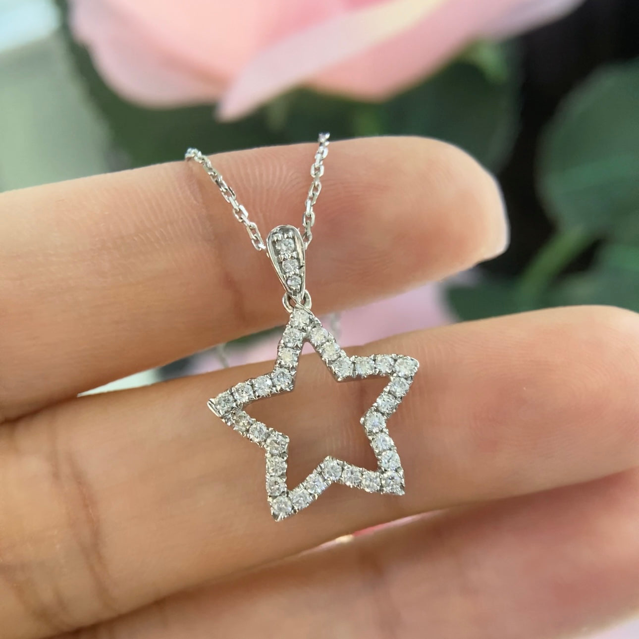 18K White Gold Star Style 0.48ct in Diamonds Pendant. NIJ