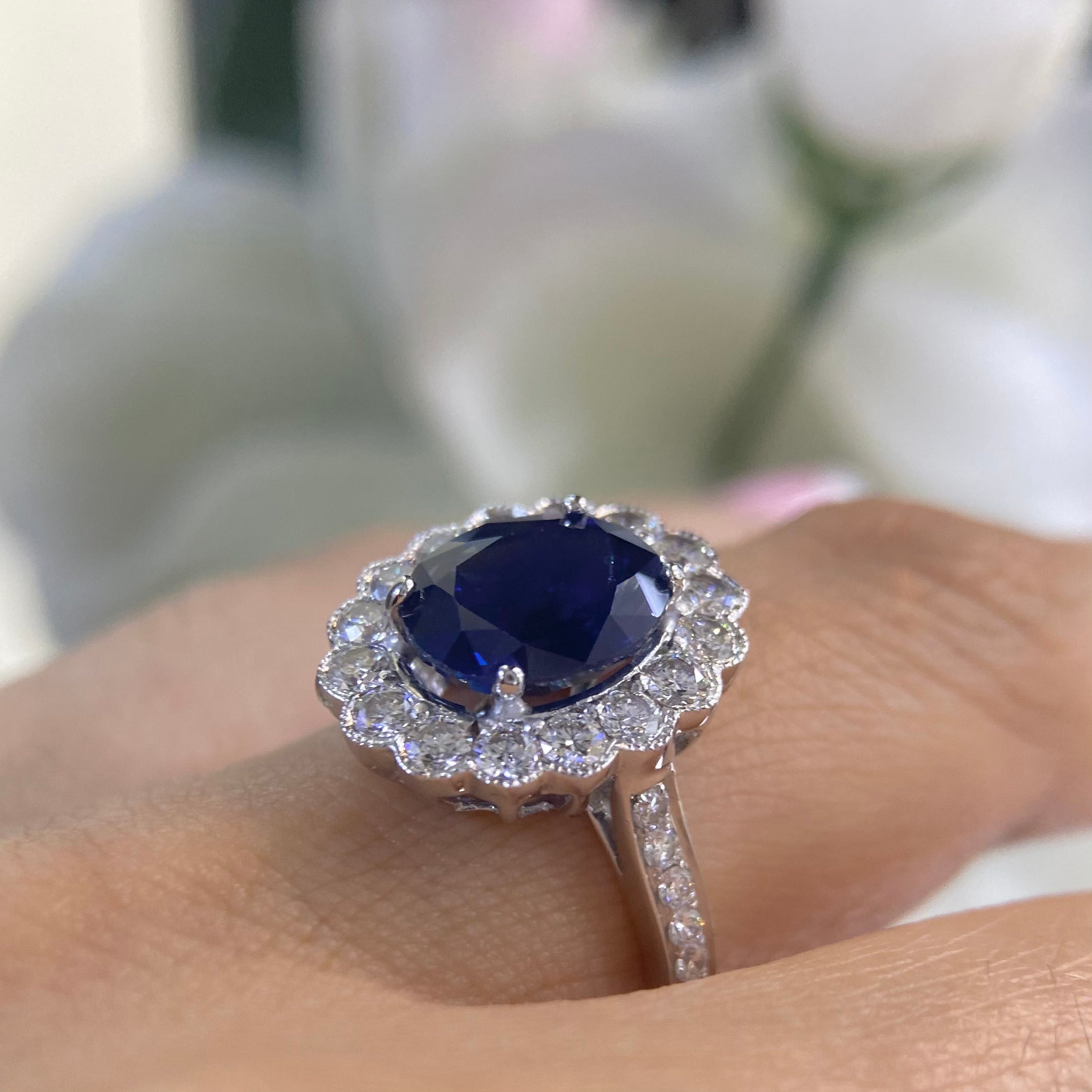 18K White Gold Natural Sapphire & Diamond Ring – 4.23CT Sapphire / 1.15CT Diamonds | SDR092
