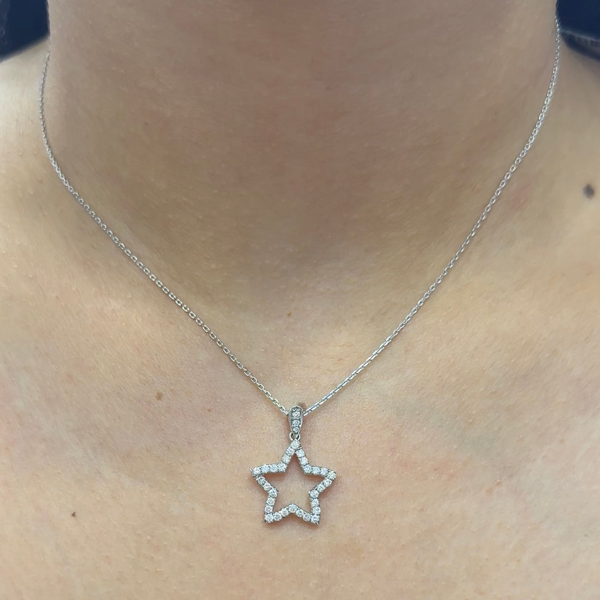 18K White Gold Star Style 0.48ct in Diamonds Pendant. NIJ