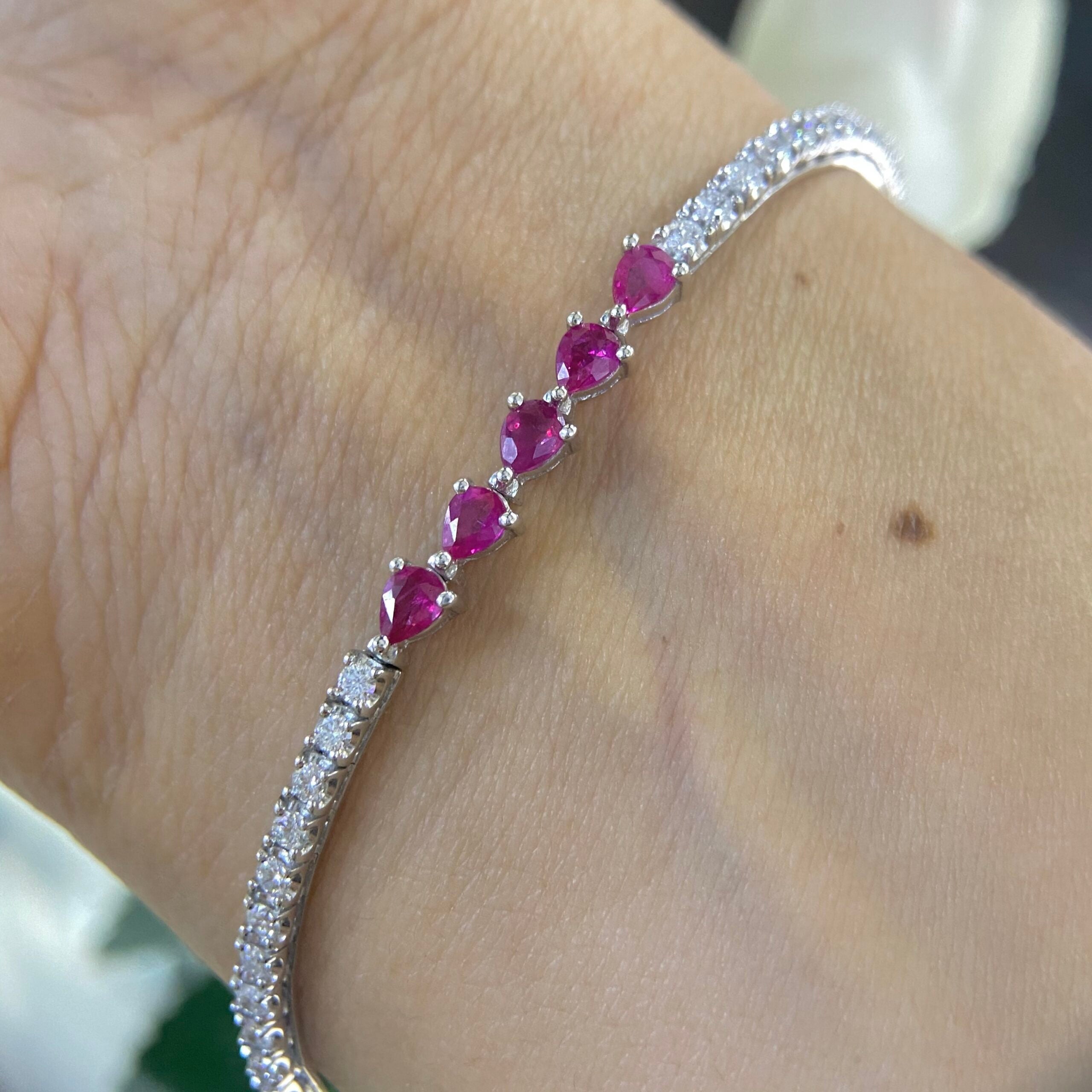 18K White Gold Ruby & Diamond Tennis Bracelet – 0.95CT Rubies / 1.30CT Diamonds | RDB004