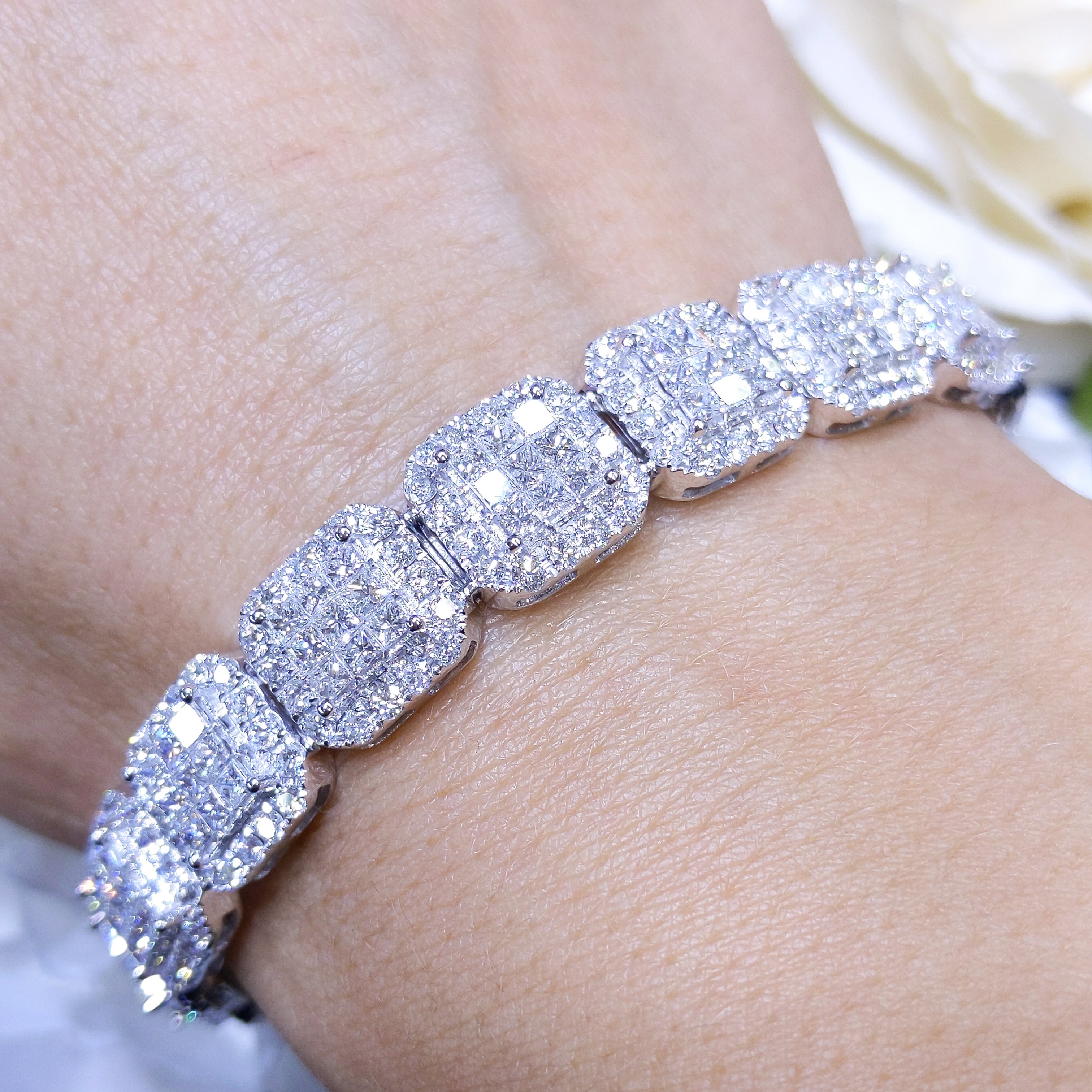 18K White Gold Invisible Set Princess & Round Diamond Bracelet – 11.60CT | DB0054