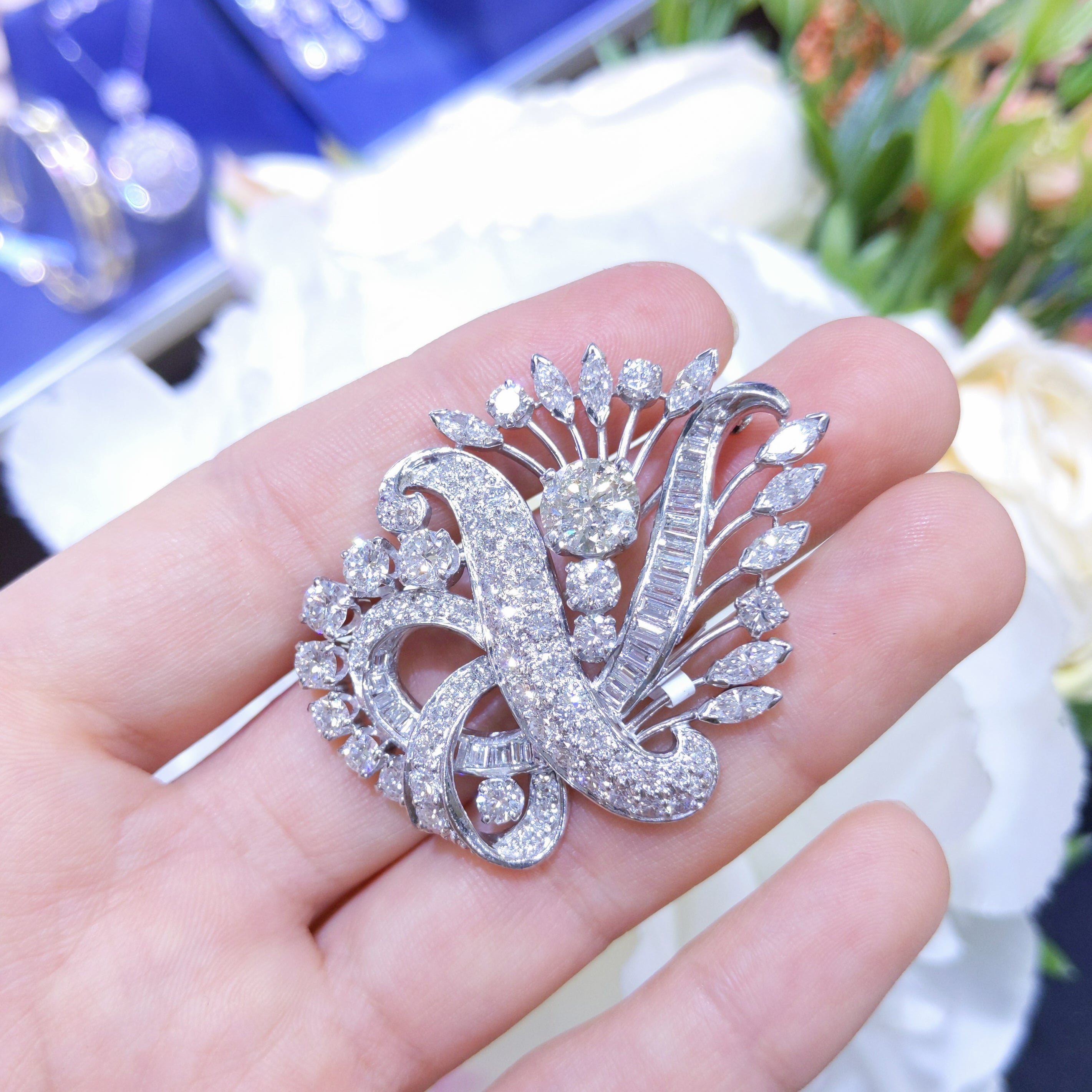 DIPIN011 Antique Diamond Pin With 7.04cts In Diamonds Set In Platinum