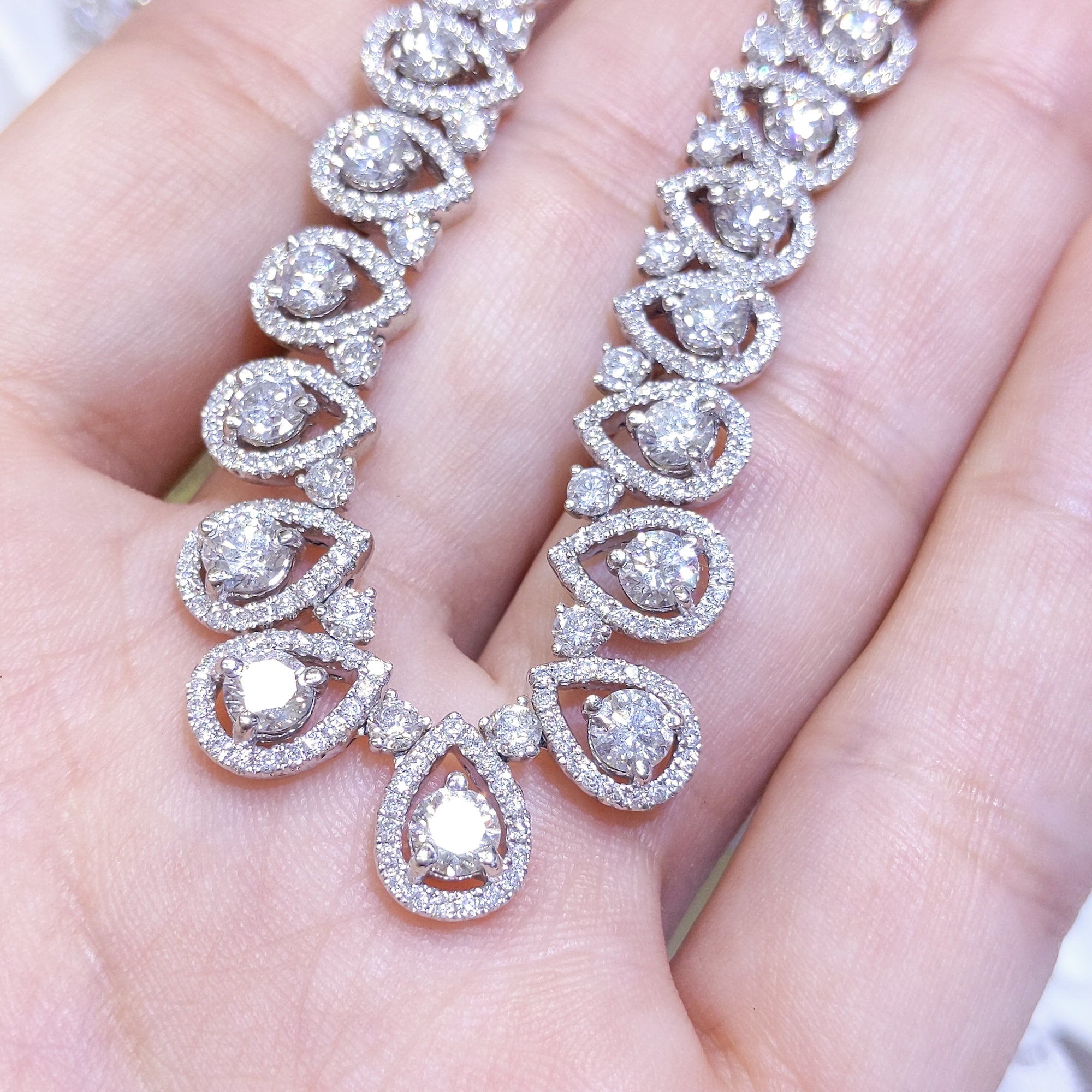 18K White Gold Tear Drop Halo Necklace with the total of 13.35ct Round Diamonds