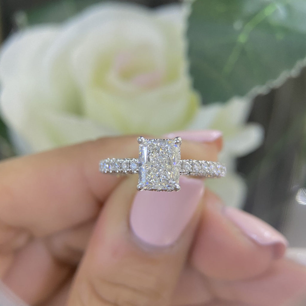 18K White Gold GIA Certified Radiant Cut Diamond Ring – 1.51CT Center / 1.10CT Side Diamonds E/VS2 | RADER008
