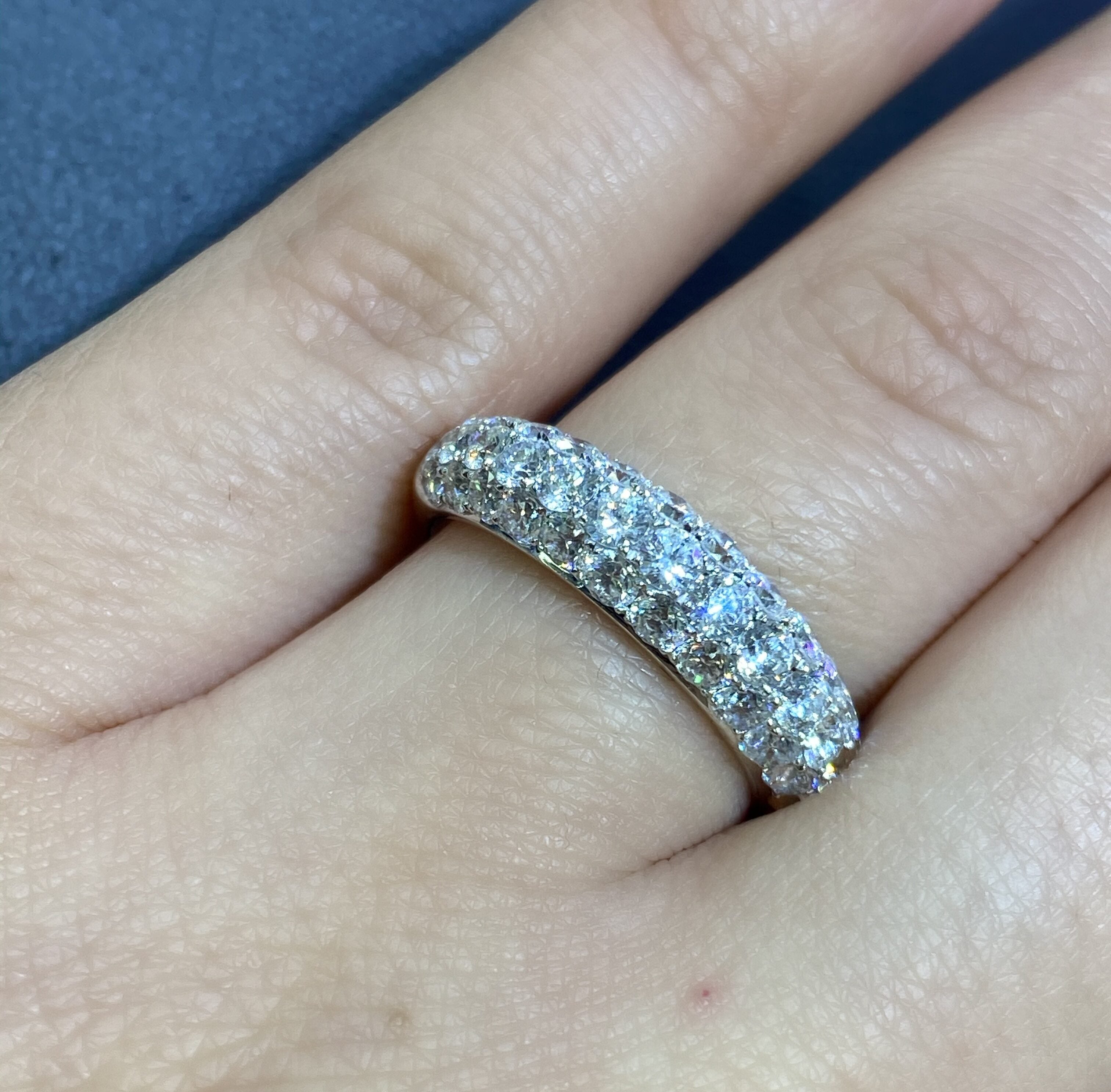 18K White Gold Round Diamond Band Ring – 2.32CT