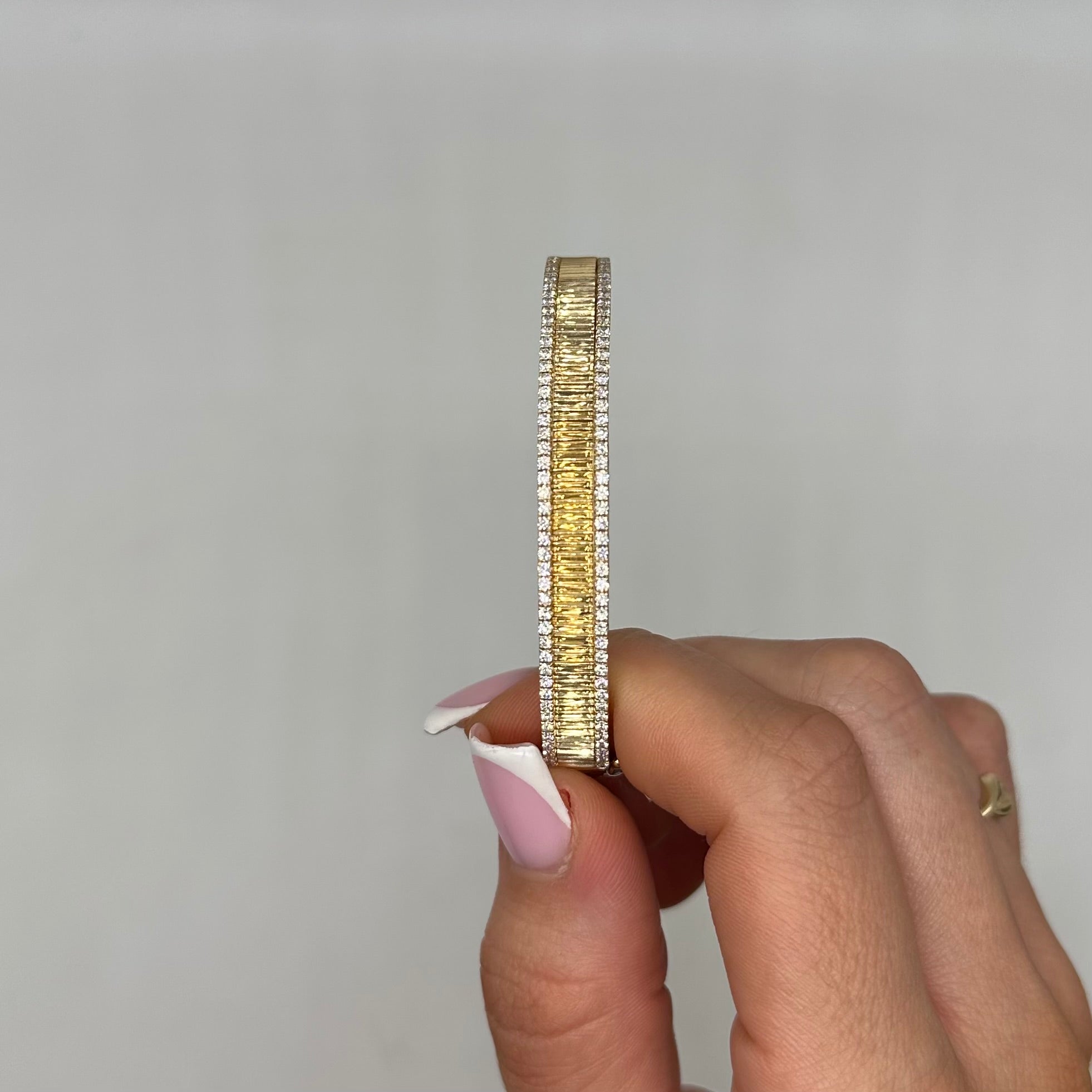 14K Yellow Gold Diamond Bangle Bracelet – 1.26ct DB056 GJJJ