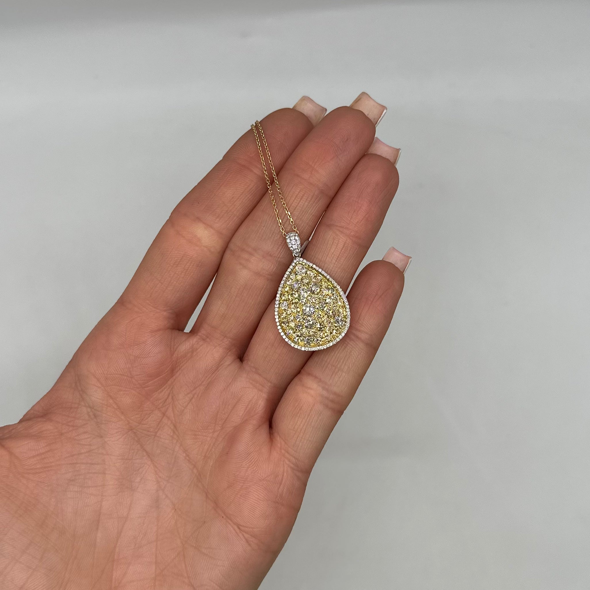 18K Yellow Gold Diamond Pendant Necklace with 2.94 CT Total Diamonds DP020 GNTJ