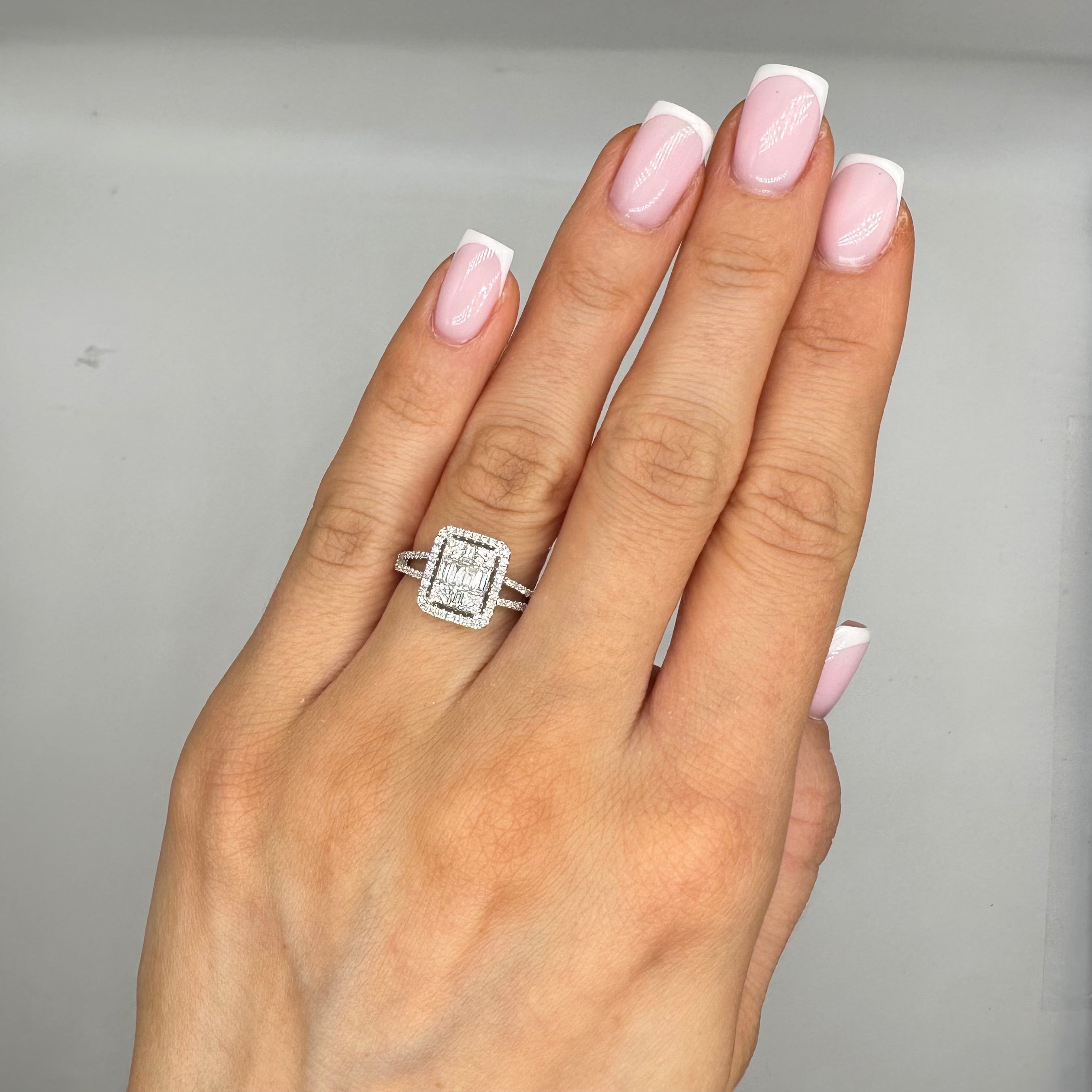 14K White Gold Round & Baguette Diamond Ring 0.69CT PJR5372WG