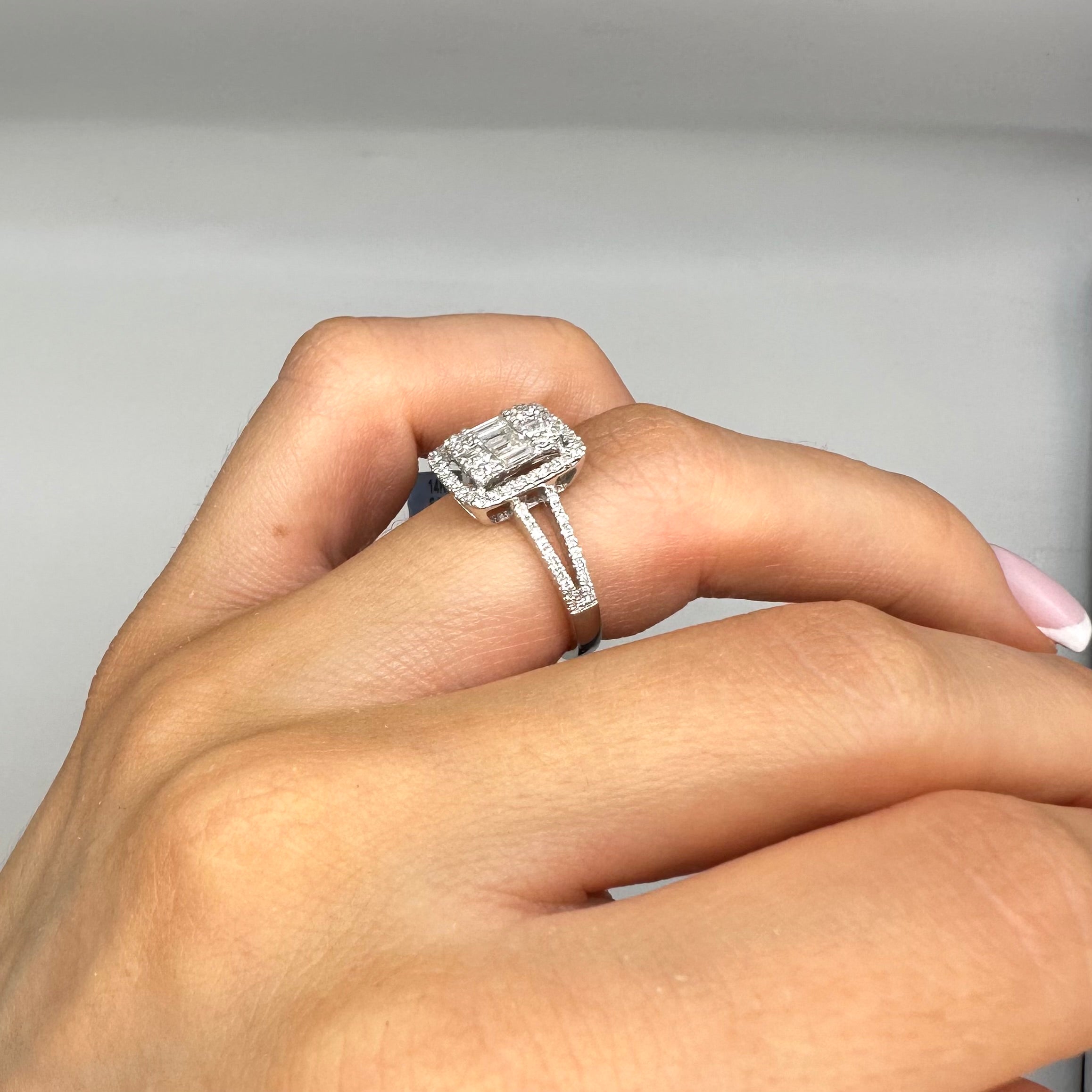 14K White Gold Round & Baguette Diamond Ring 0.69CT PJR5372WG