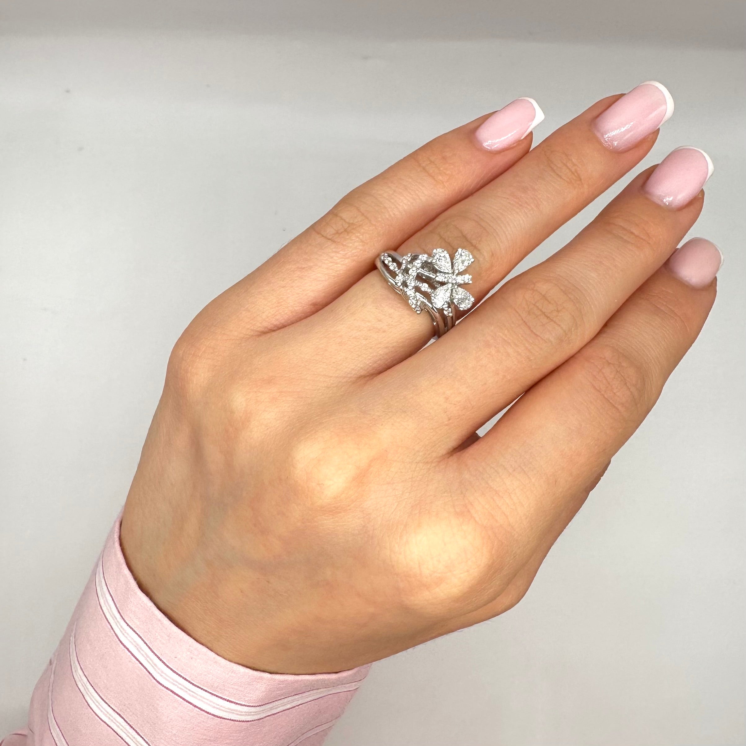 18K White Gold Diamond Ring – 0.90CT DR056 SET