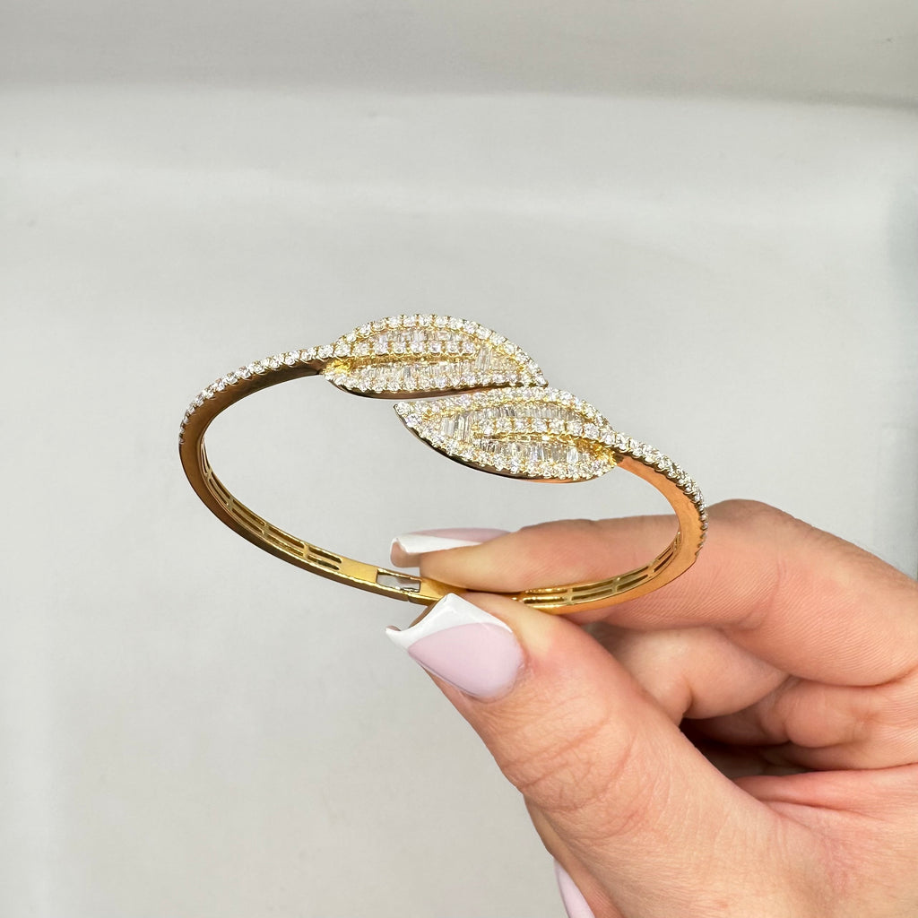 14K Yellow Gold Diamond Leaf Cuff Bracelet – 2.26ct