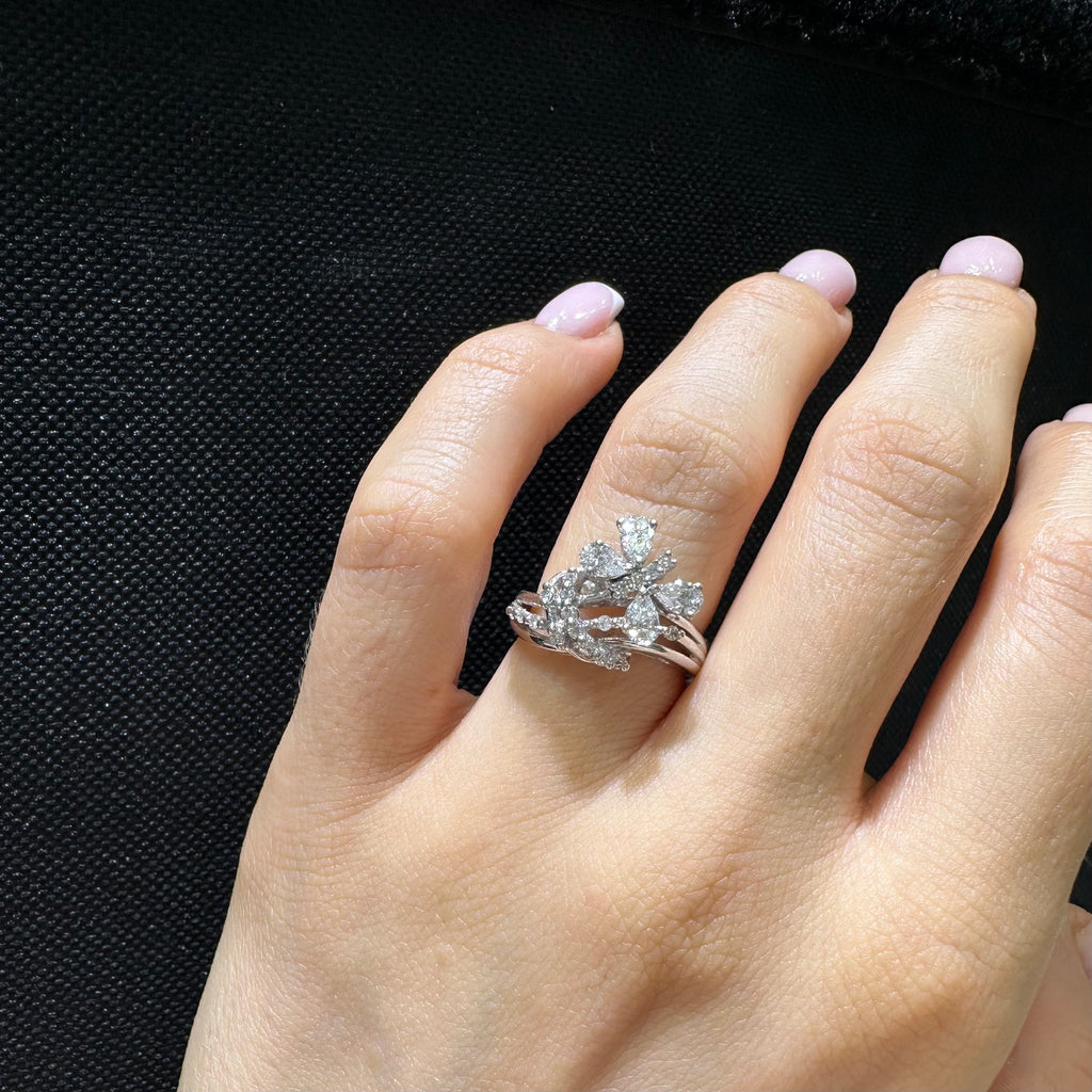 18K White Gold Diamond Ring – 0.90CT DR056 SET