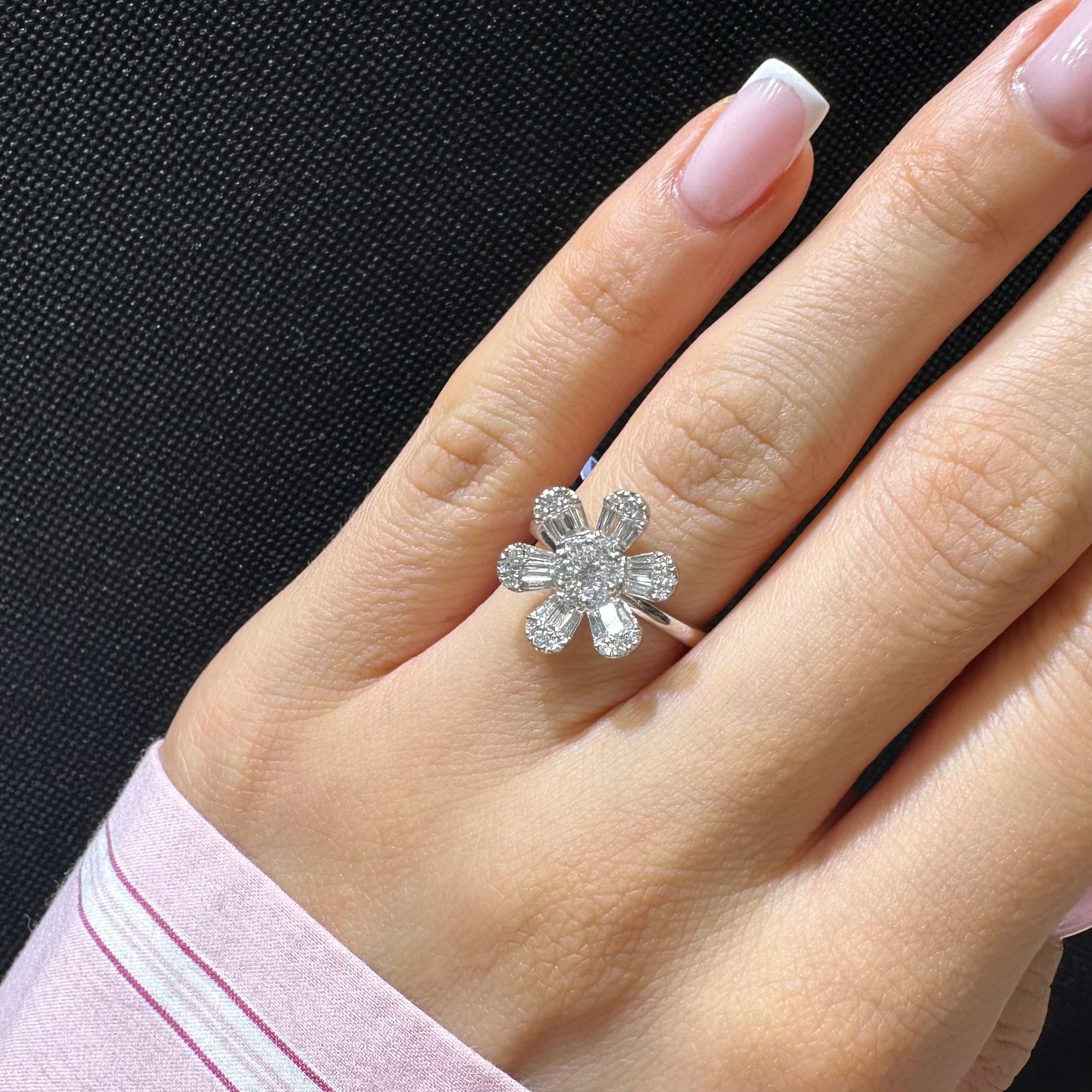 14K White Gold Diamond Floral Ring 0.99CT PJR53531B-032