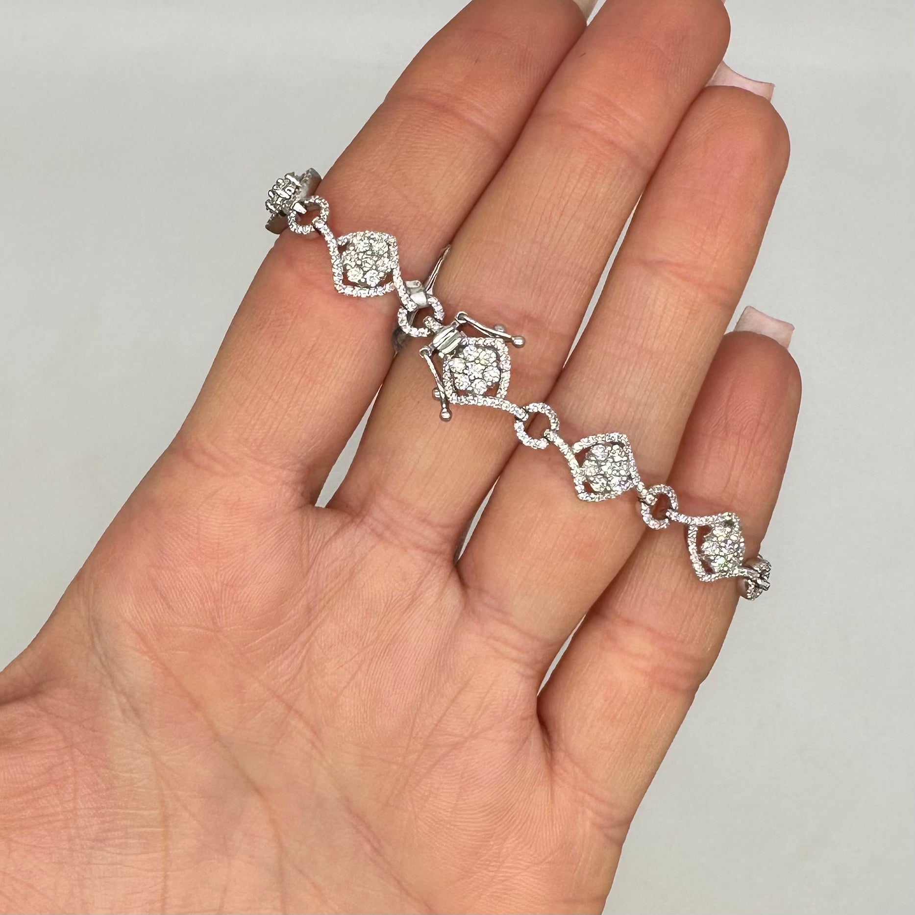14K White Gold Diamond Bracelet – 3.04 CT DB037 GJJJ