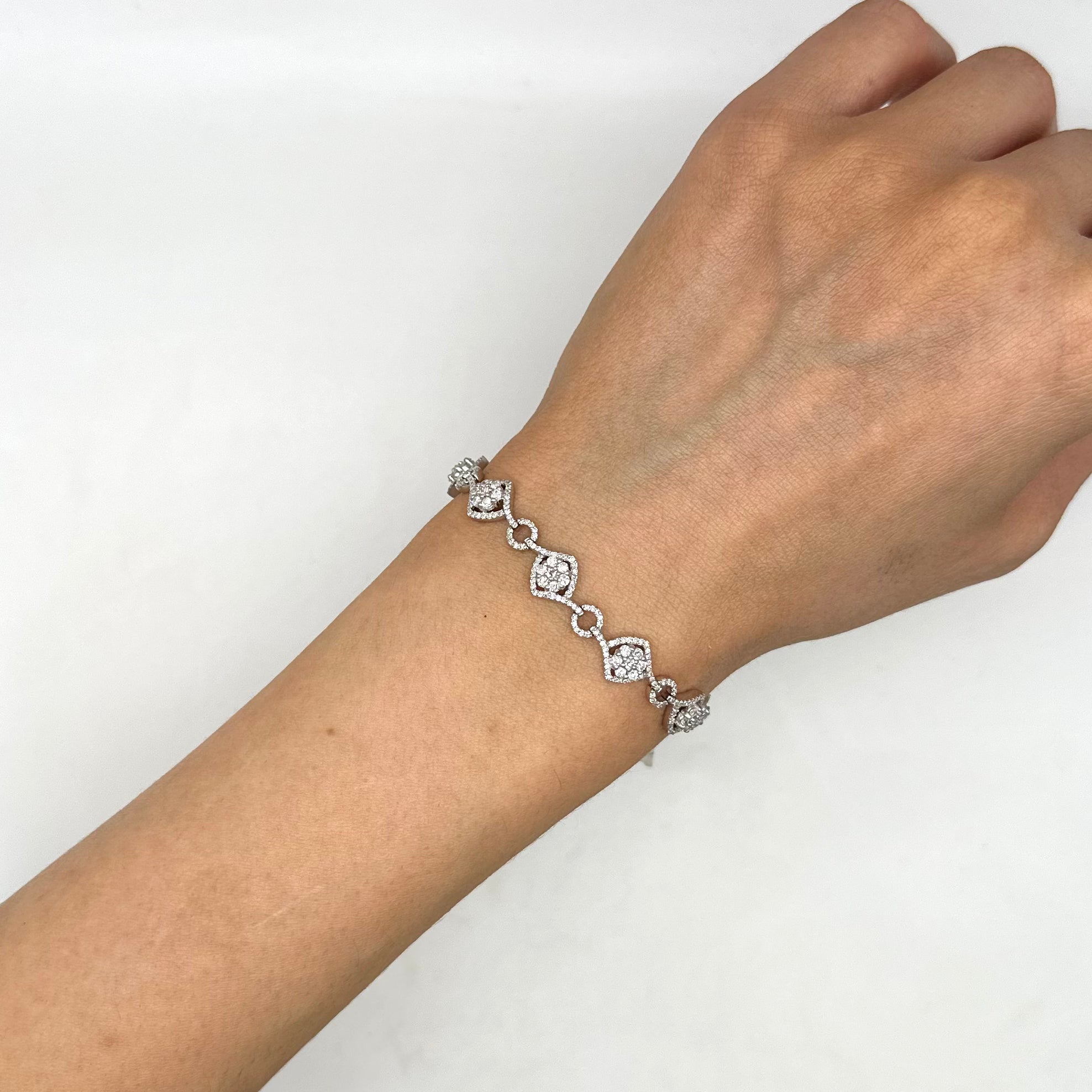 14K White Gold Diamond Bracelet – 3.04 CT DB037 GJJJ