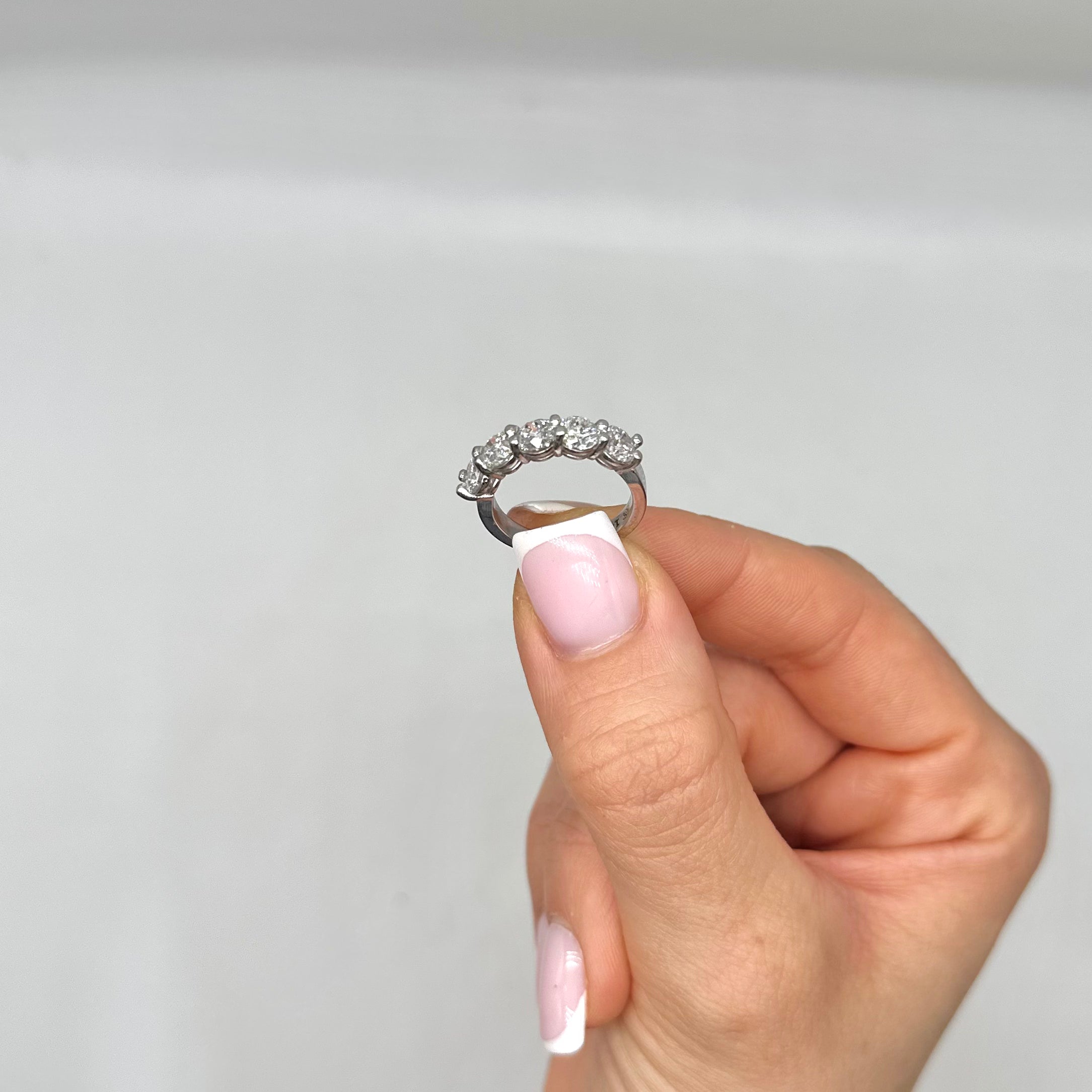14K White Gold Five Stone Diamond Band Ring WB0191 NETJ