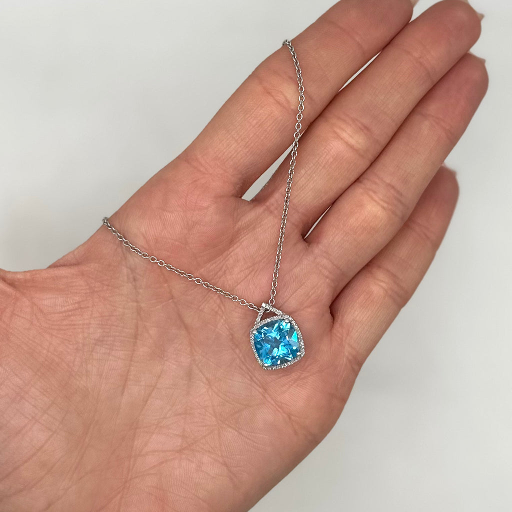 14K White Gold 5.50ct Blue Topaz Pendant Necklace in 0.30ct in Diamonds ZTJ