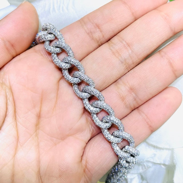 18K White Gold Pavé Diamond Fashion Bracelet – 6.79CT | DBR101