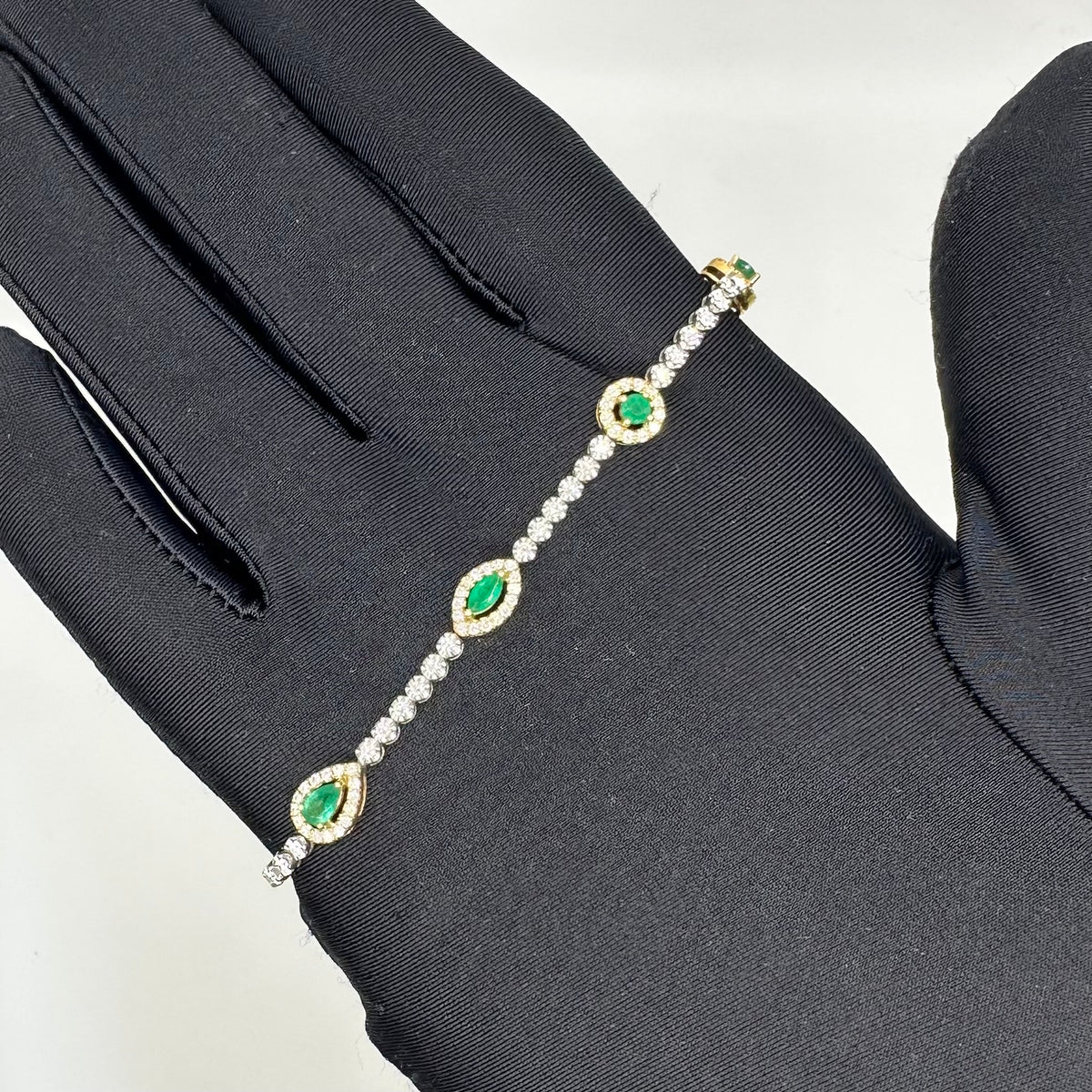 18K White & Yellow Gold 1.30 CT Diamond & 0.92 CT Emerald Station Bracelet – 7.5” CDB014 ITJJ
