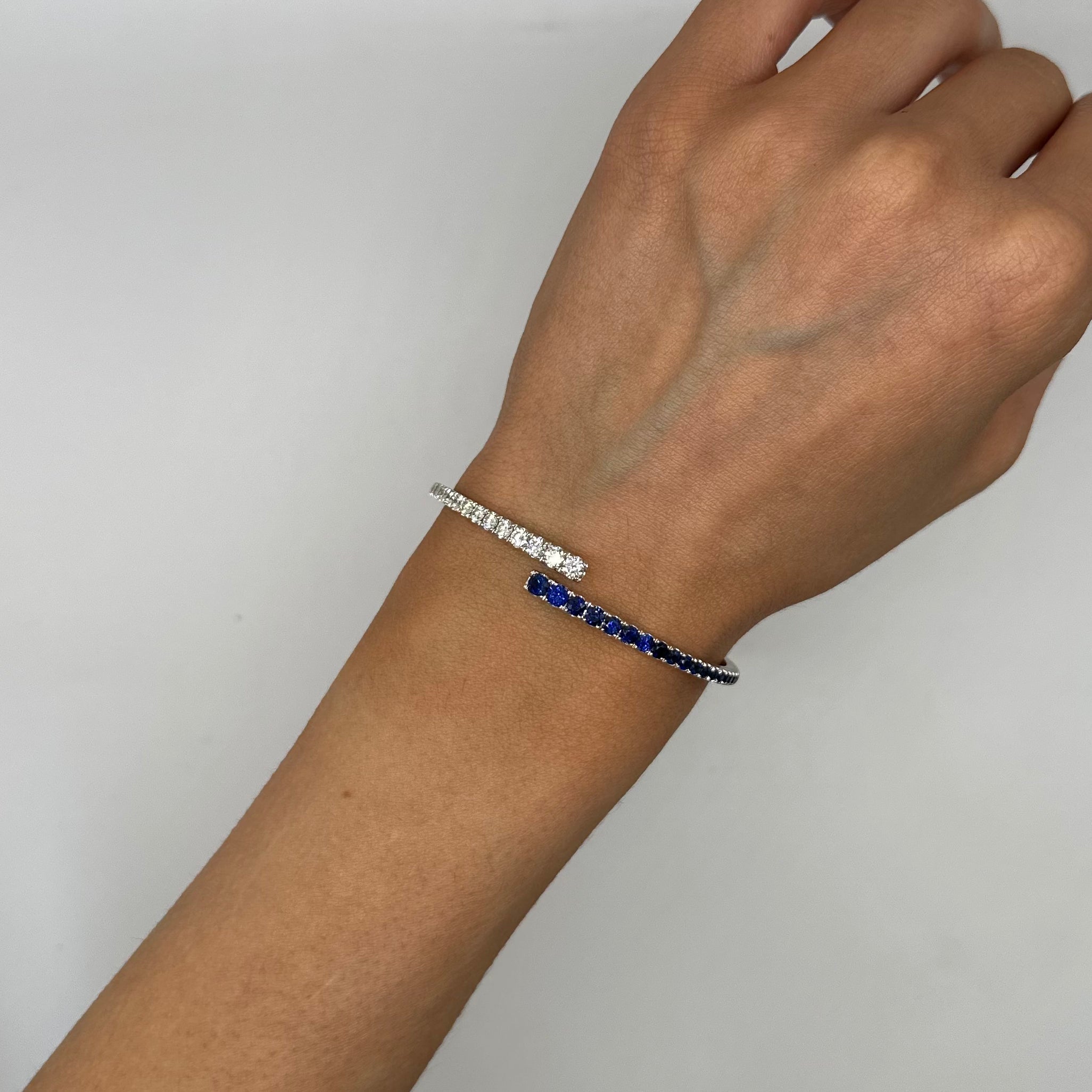 14KT White Gold Diamond Sapphire Bangle Bracelet with 1.44ct Diamonds & 1.85ct. Sapphires GTJJ
