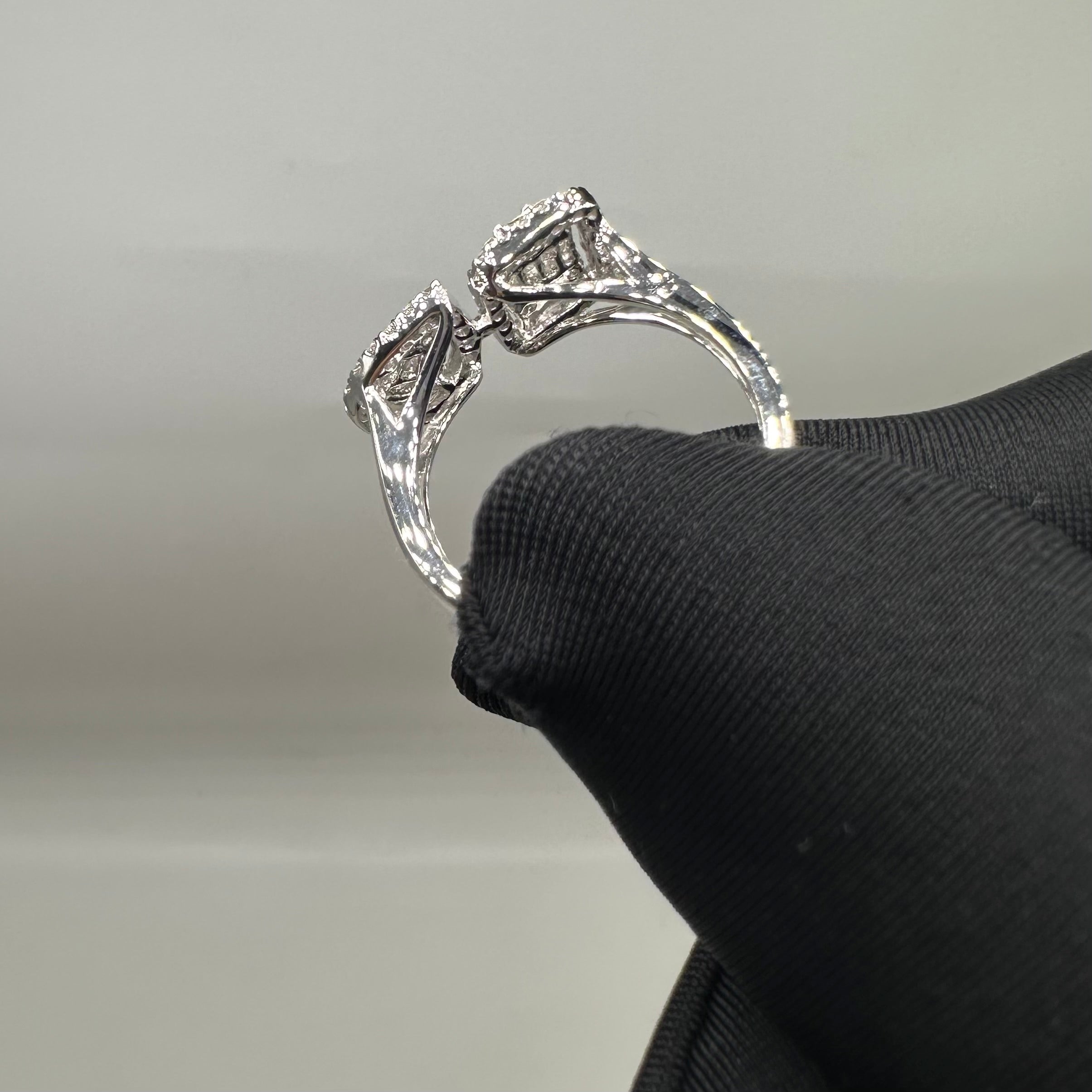 14K White Gold 0.80CT Baguette and Round Diamond Ring PJR6071-008 IIJJ