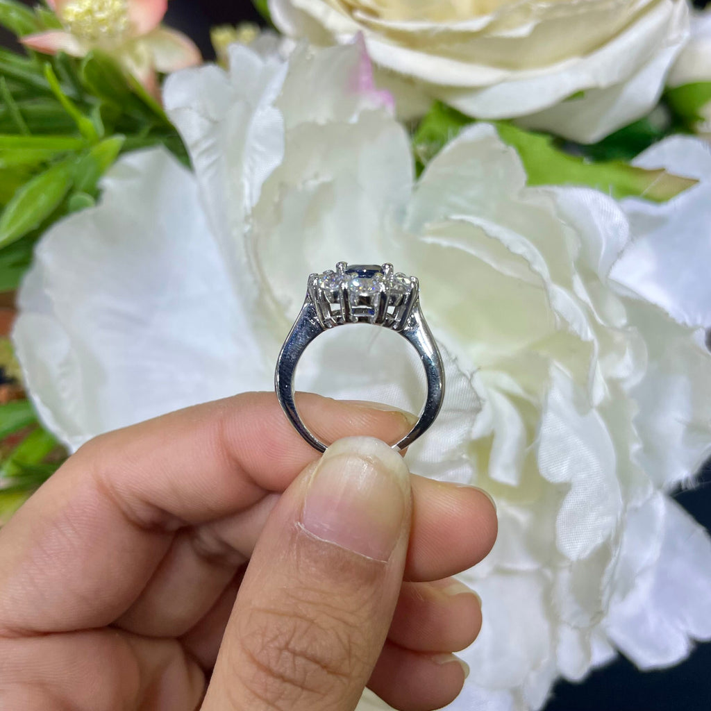 14K White Gold Royal Blue Sapphire & Diamond Halo Ring – 1.26CT Sapphire / 1.76CT Diamonds | SDR089