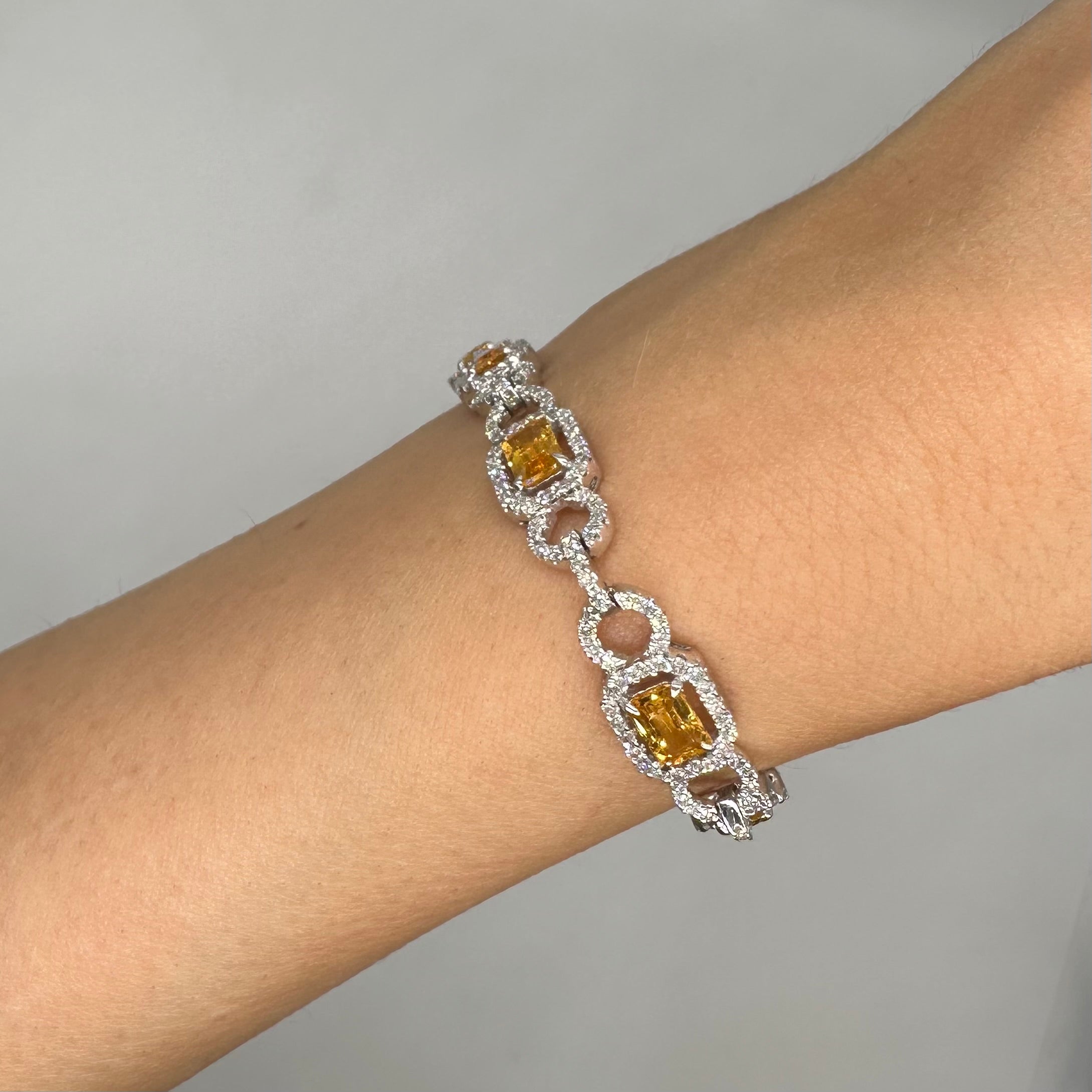 18K White Gold Bracelet with 2.38ct Diamonds and 4.99ct Yellow Sapphires SDB0043 GETJ