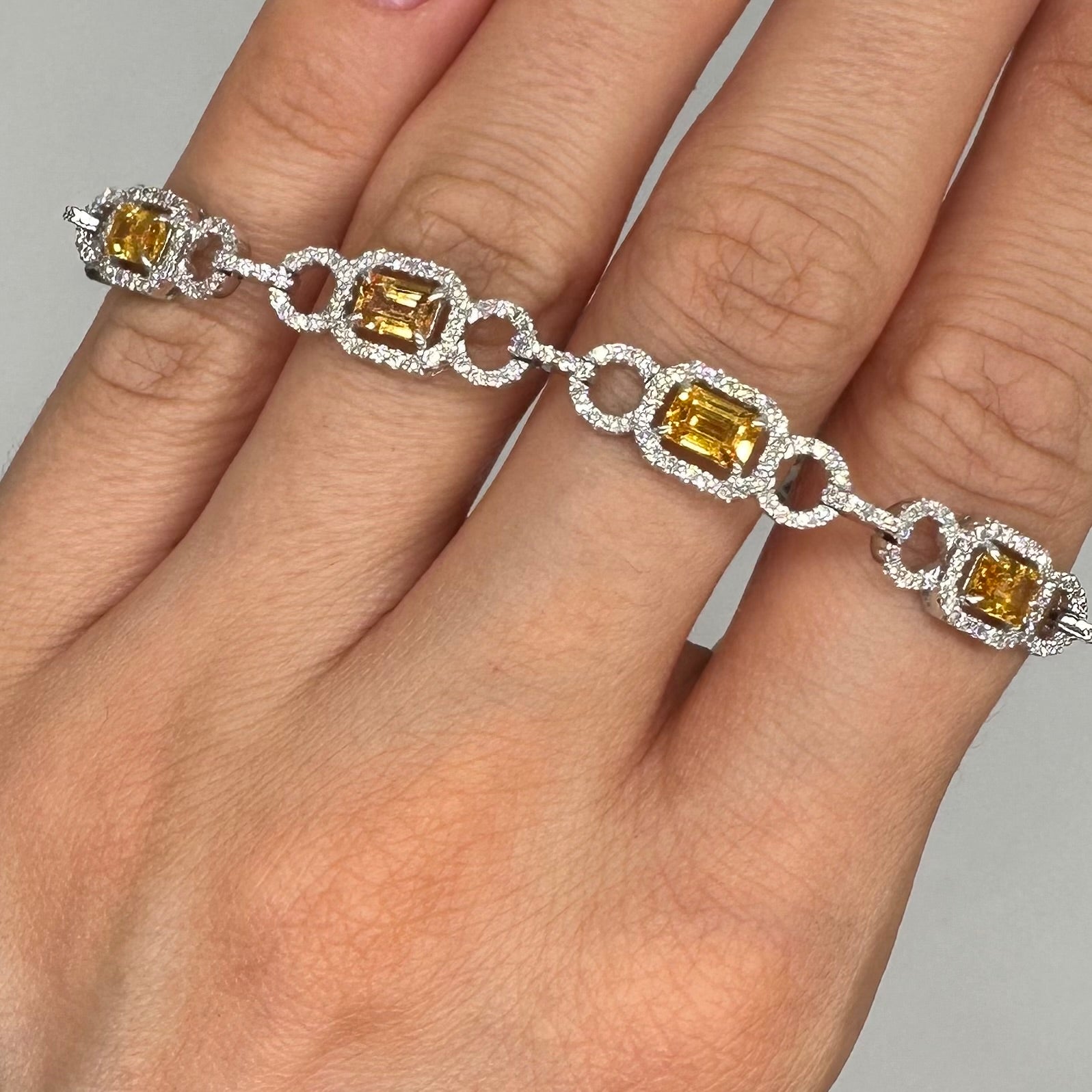 18K White Gold Bracelet with 2.38ct Diamonds and 4.99ct Yellow Sapphires SDB0043 GETJ