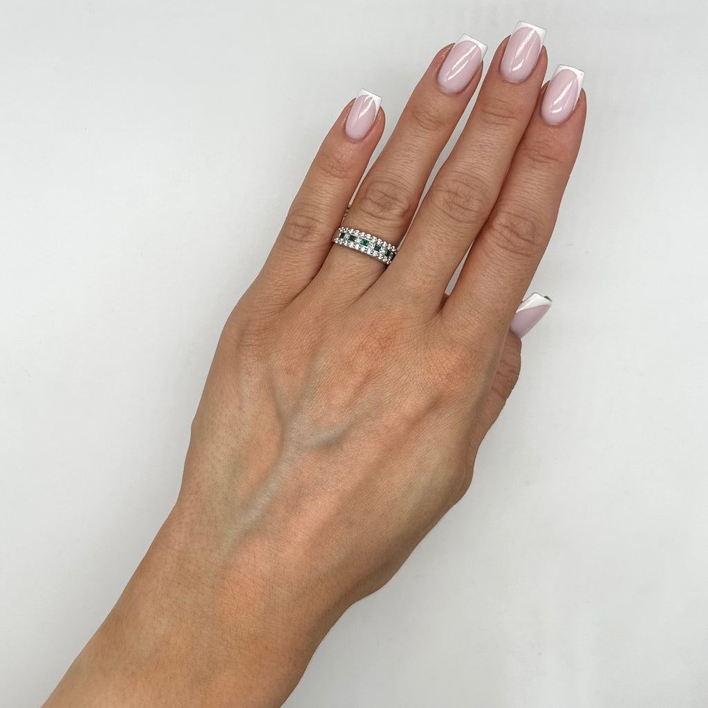 18K White Gold Ring – 0.69ct Diamonds & 0.30ct Emeralds M35180 ETJ