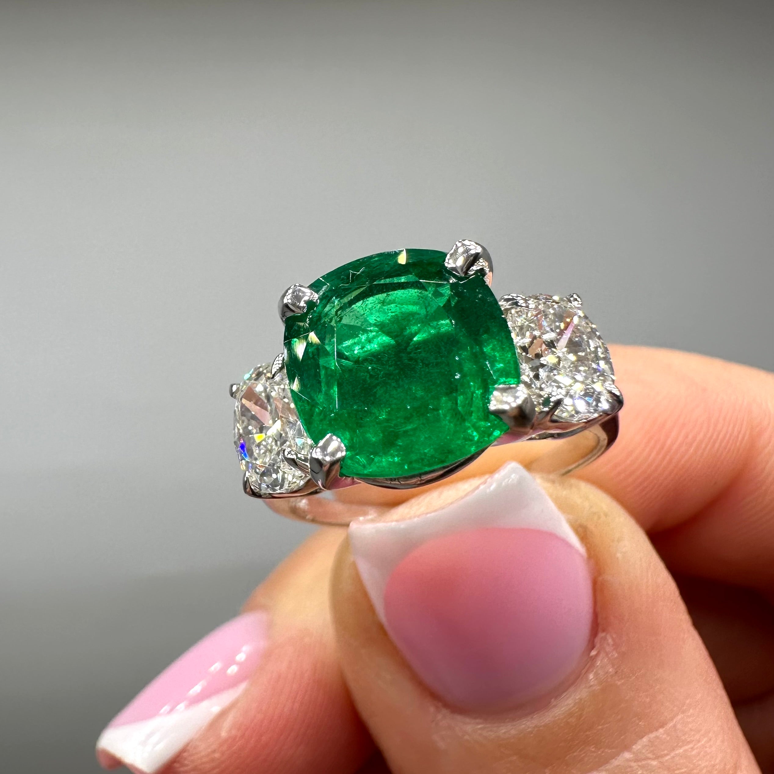 14K White Gold 3.84ct Emerald & 1.42ct Diamond Three-Stone Ring EMDR023 ZTJJ