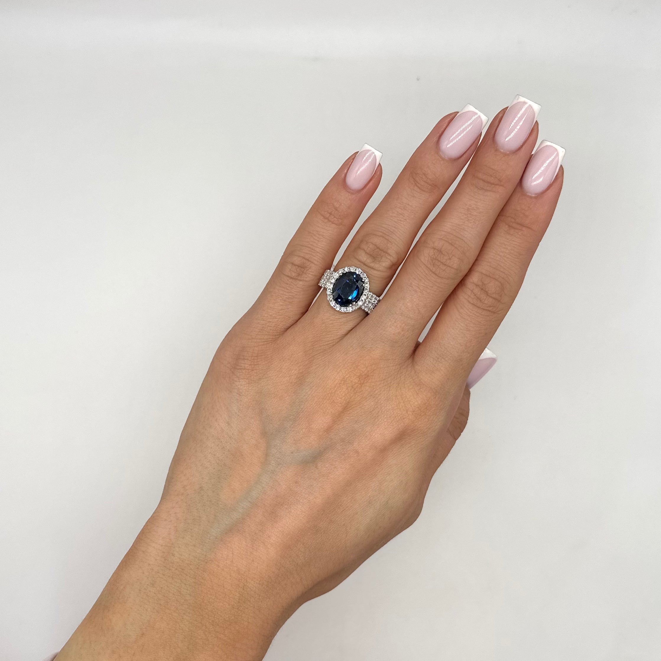 18K White Gold Ring 1.35CT Diamonds & 6.50CT Synthetic Sapphire |  SDR039 GIJJ