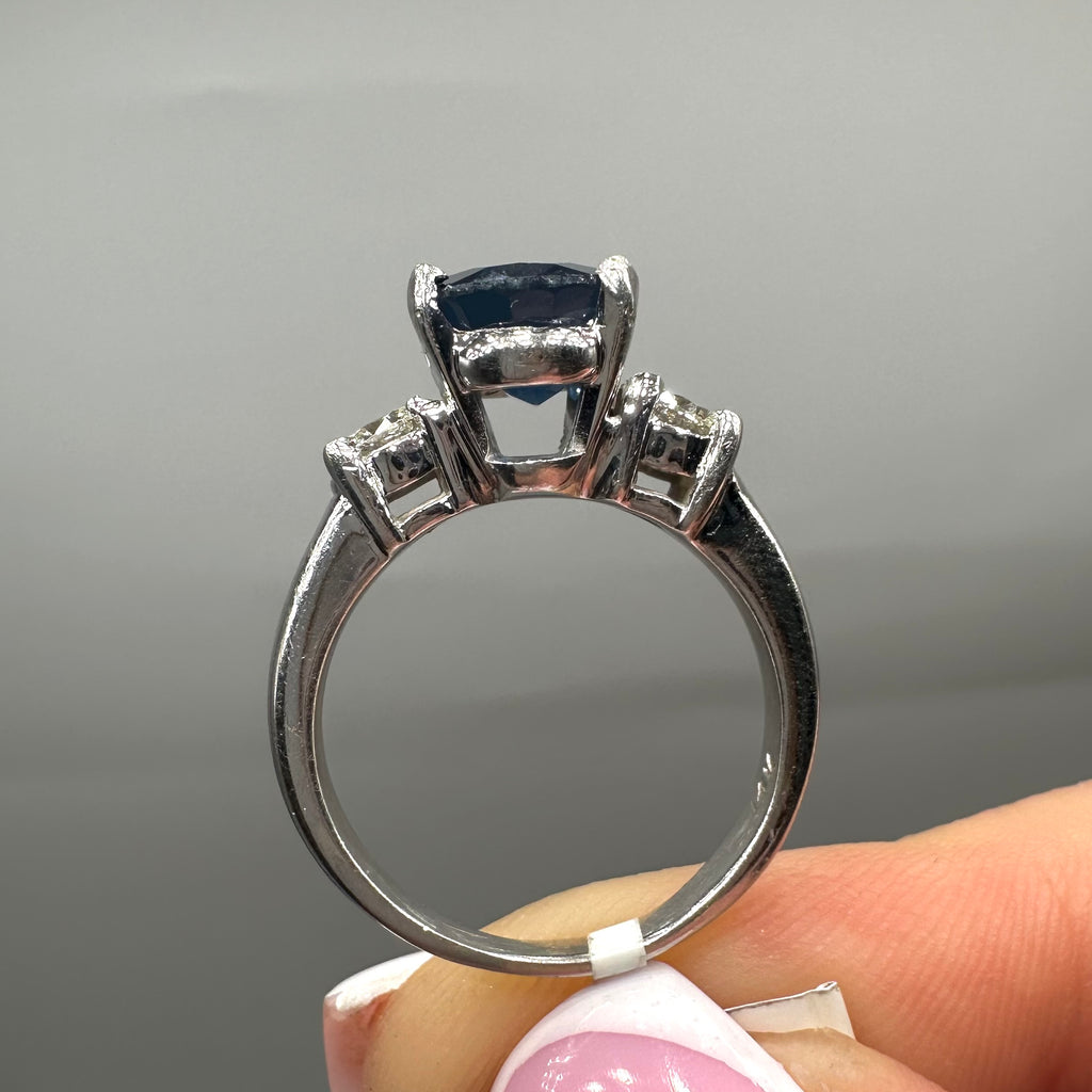 14K White Gold Sapphire & Diamond Three-Stone Ring – 3.50ct Sapphire, 0.60ct Diamonds SDR018 STJ