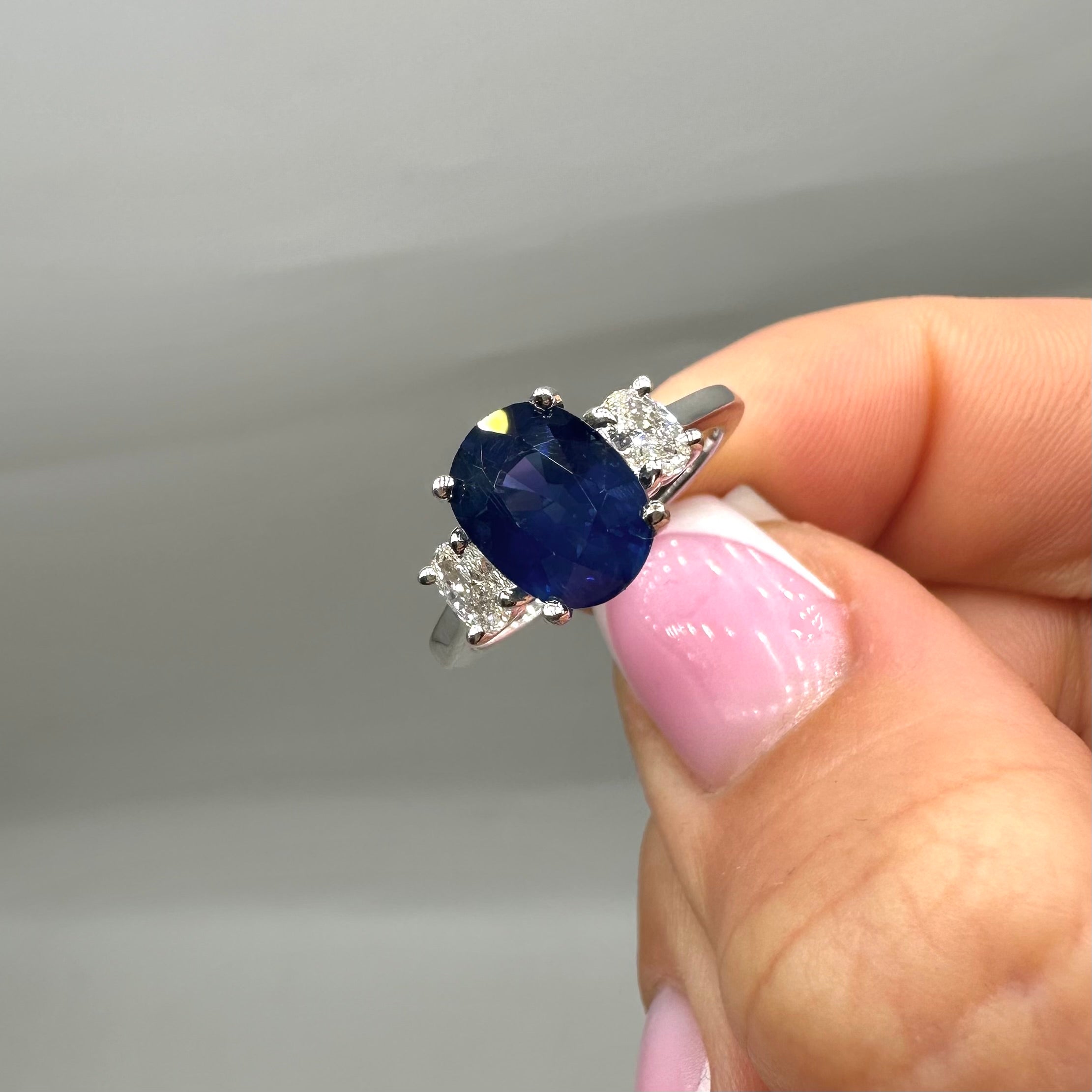 14K White Gold Oval Sapphire & Oval Diamond Ring – 3.52ct Sapphire, 0.36ct Diamonds SDR030 STJ IENJ