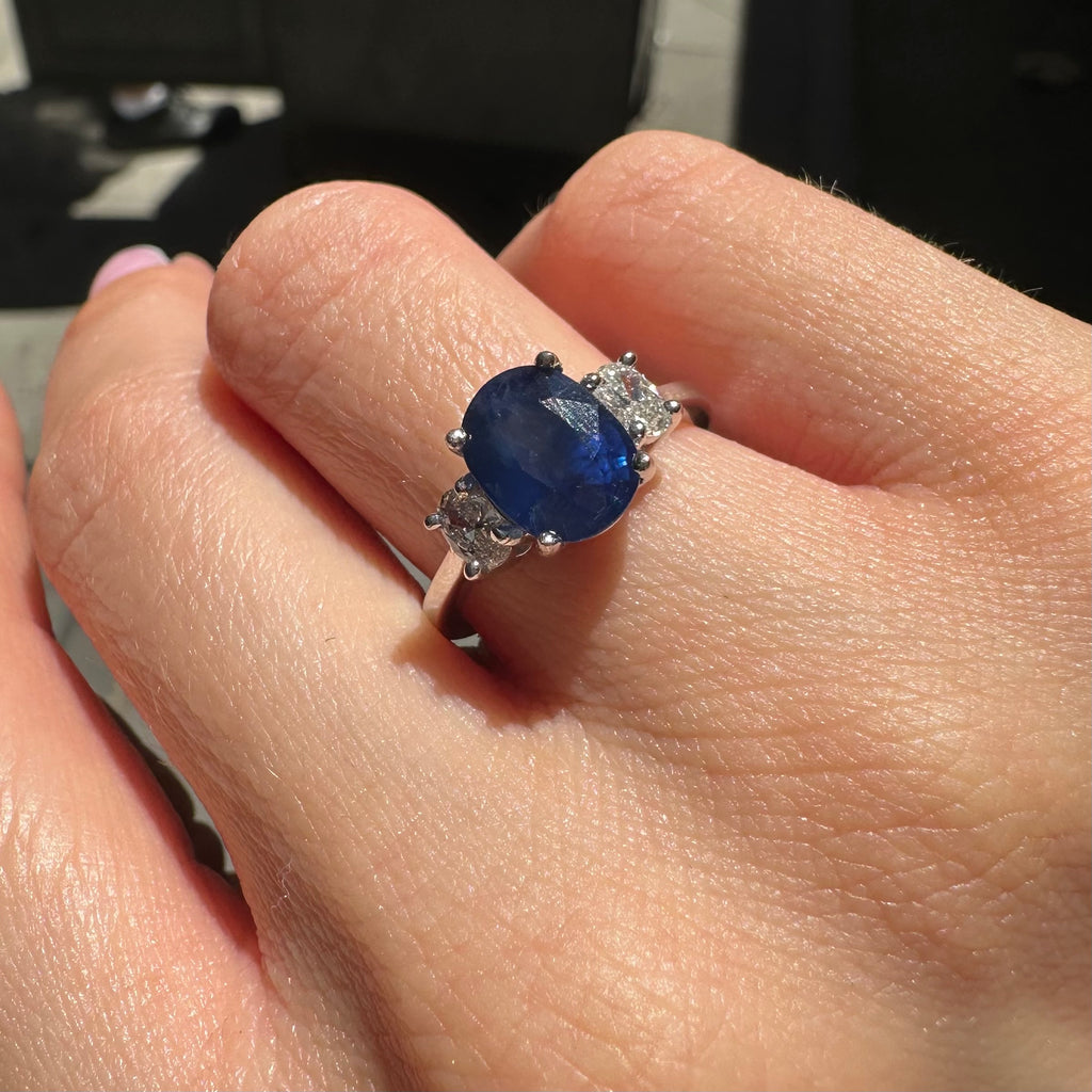 14K White Gold Oval Sapphire & Oval Diamond Three-Stone Ring – 3.25ct Sapphire, 0.60ct Diamonds  SDR090 MTG INJJ SAPH ILJJ