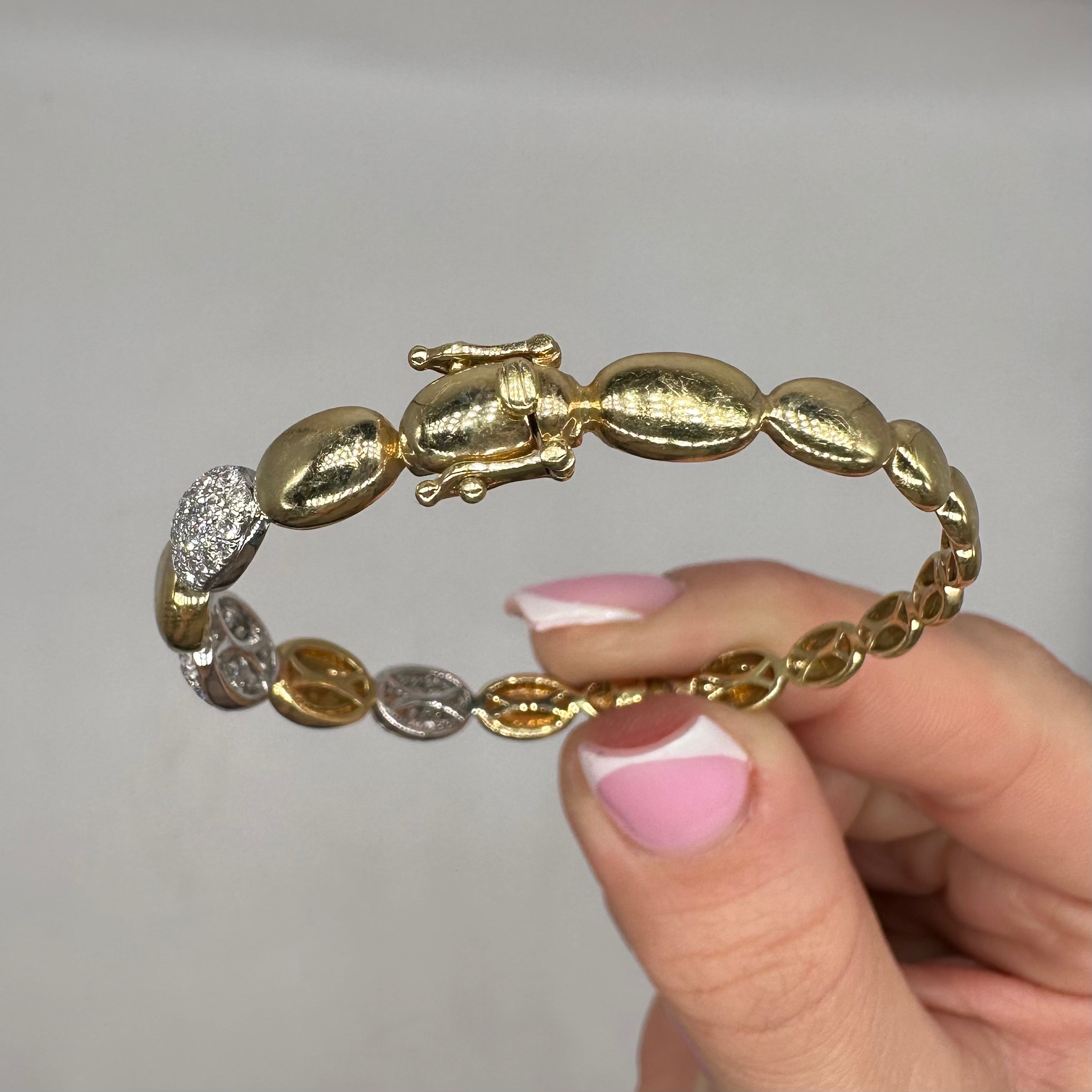 14K Yellow Gold Round Diamond Pavé Bangle Bracelet – 1.54ct  DC-BNG13263-1