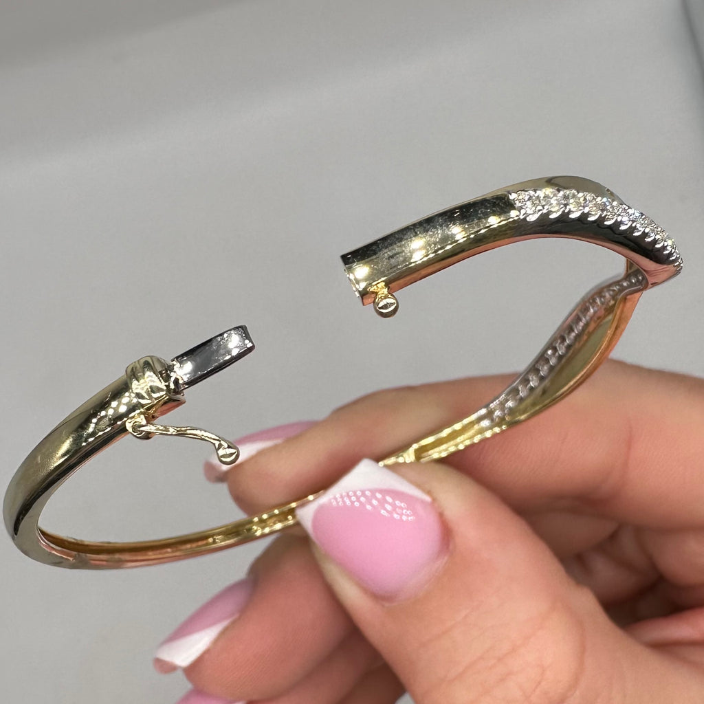 14K Yellow Gold Diamond Wave Bangle Bracelet – 0.69ct Diamonds DC-BNG14607-8