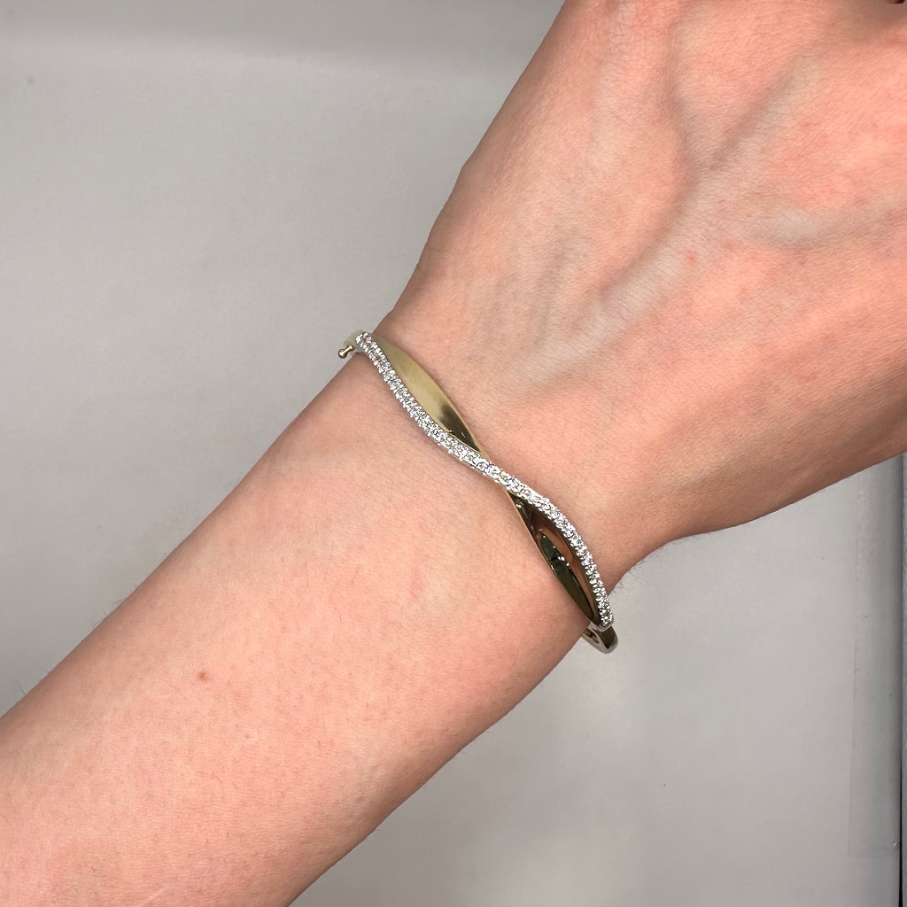 14K Yellow Gold Diamond Wave Bangle Bracelet – 0.69ct Diamonds DC-BNG14607-8