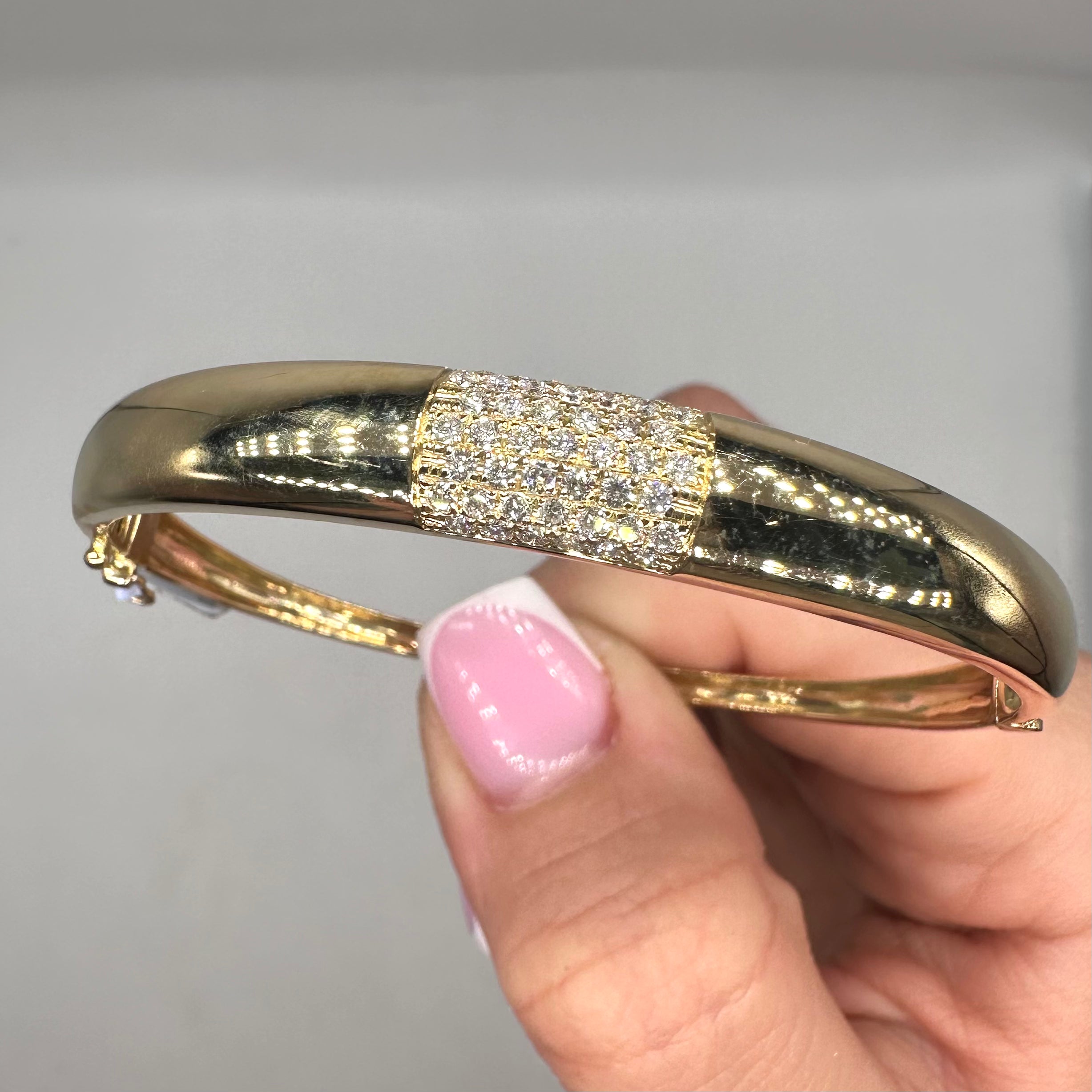 14K Yellow Gold Diamond Bangle Bracelet – 0.71ct Round Diamonds AJG00555-001